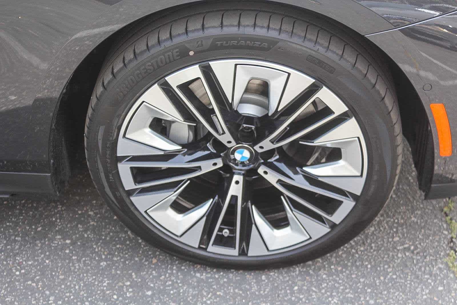 Thumbnail: 2026 BMW 5 Series - 9