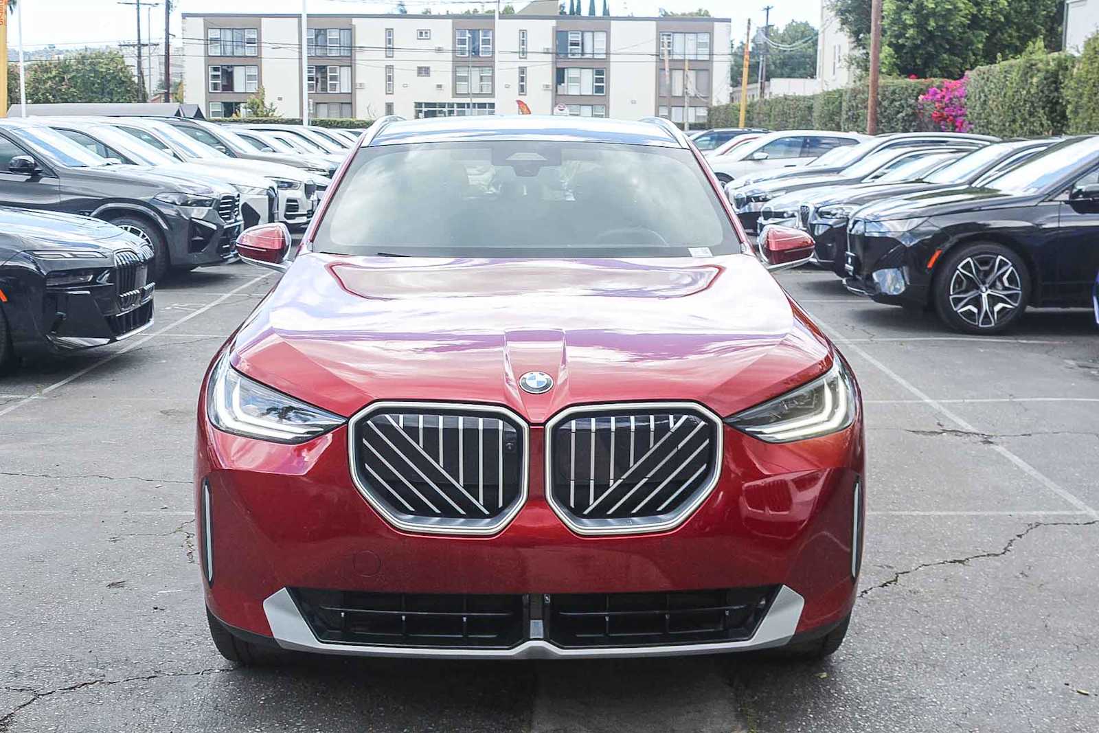 2025 BMW X3 30 xDrive photo 2