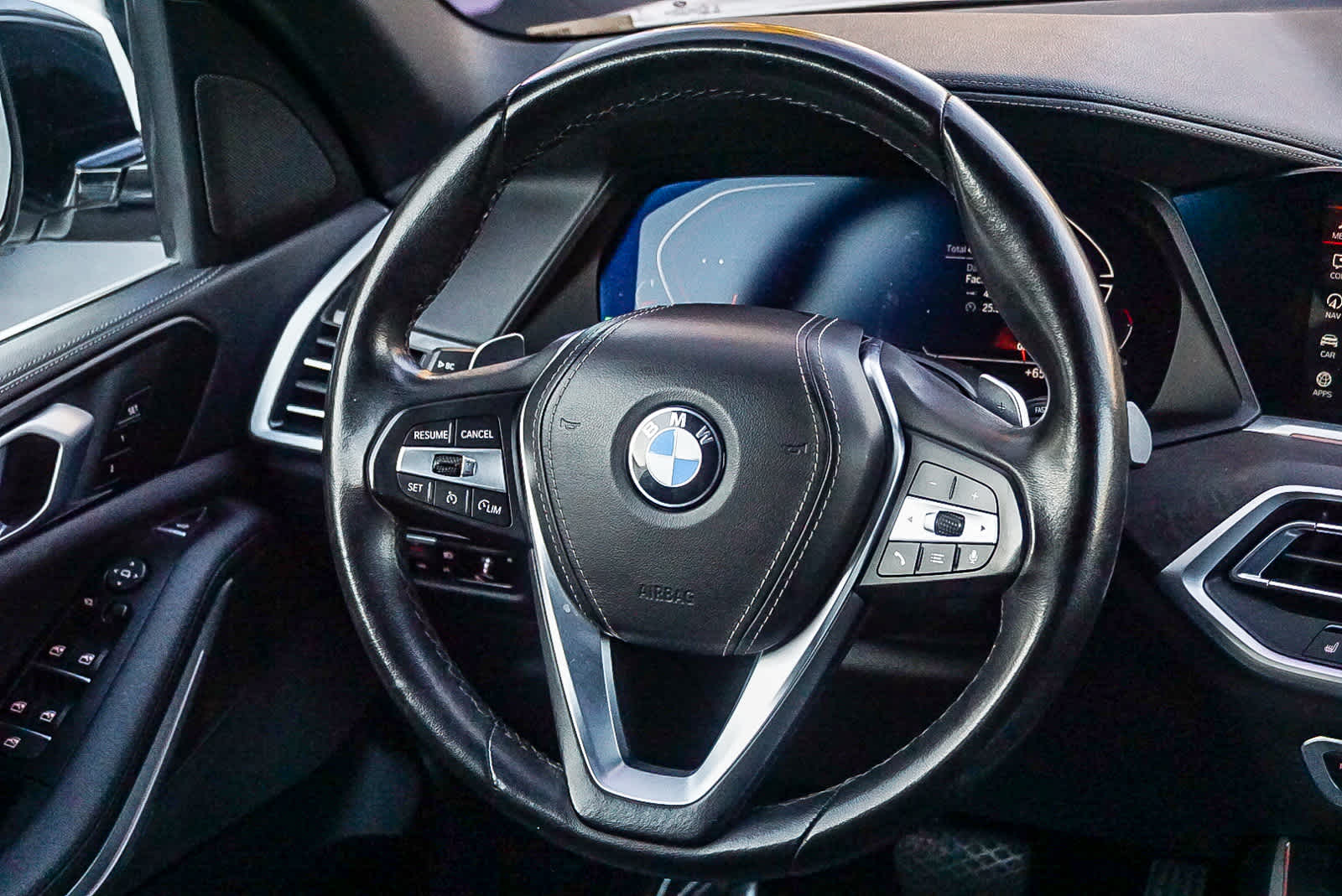 Thumbnail: 2022 BMW X5 - 17