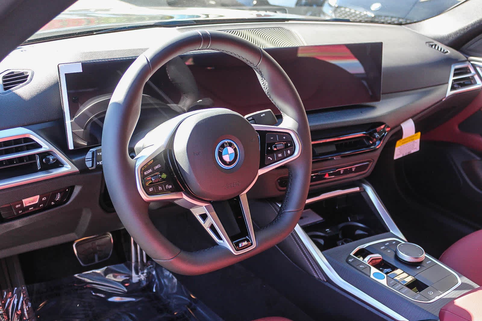 Thumbnail: 2025 BMW i4 - 17