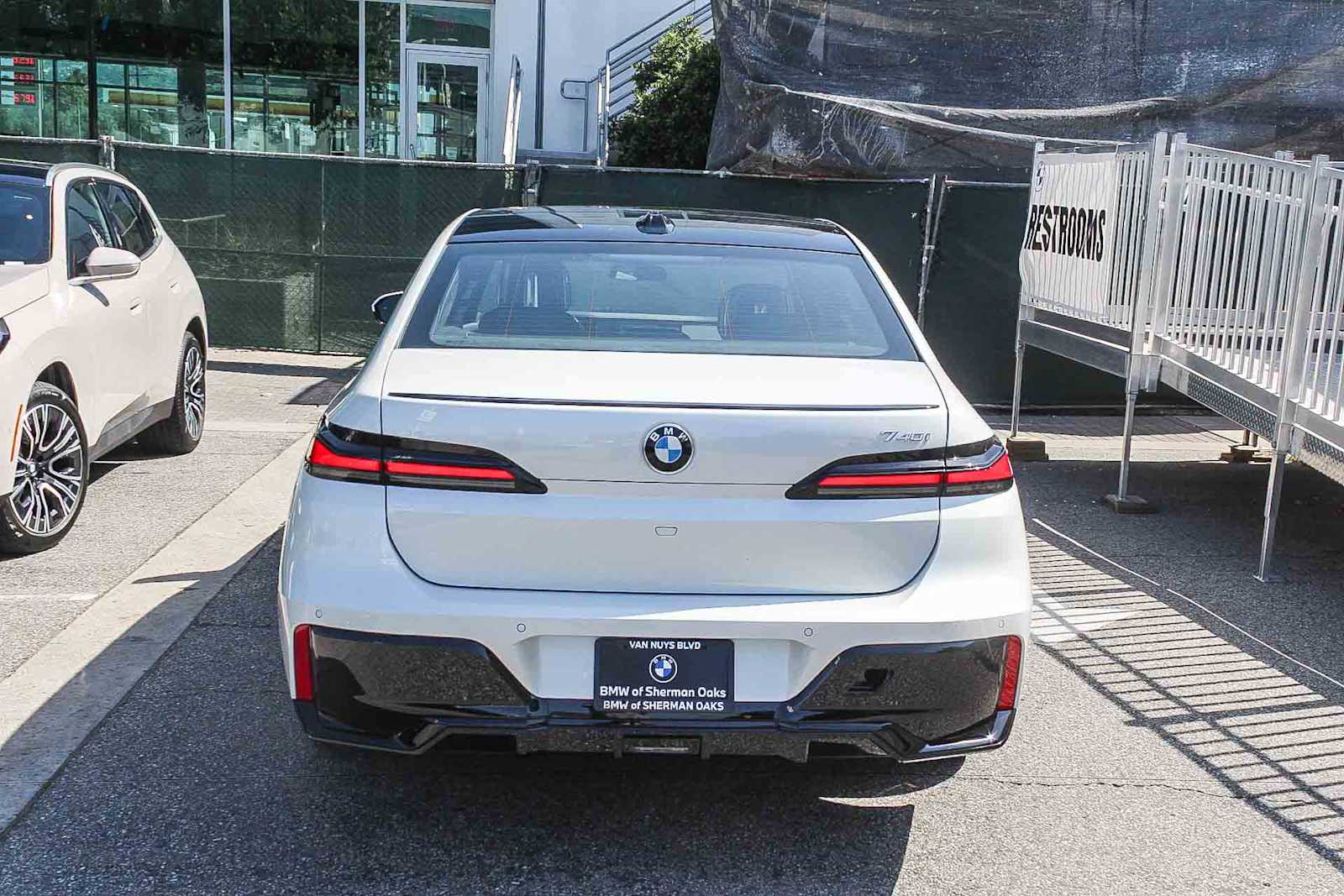 Thumbnail: 2026 BMW 7 Series - 5