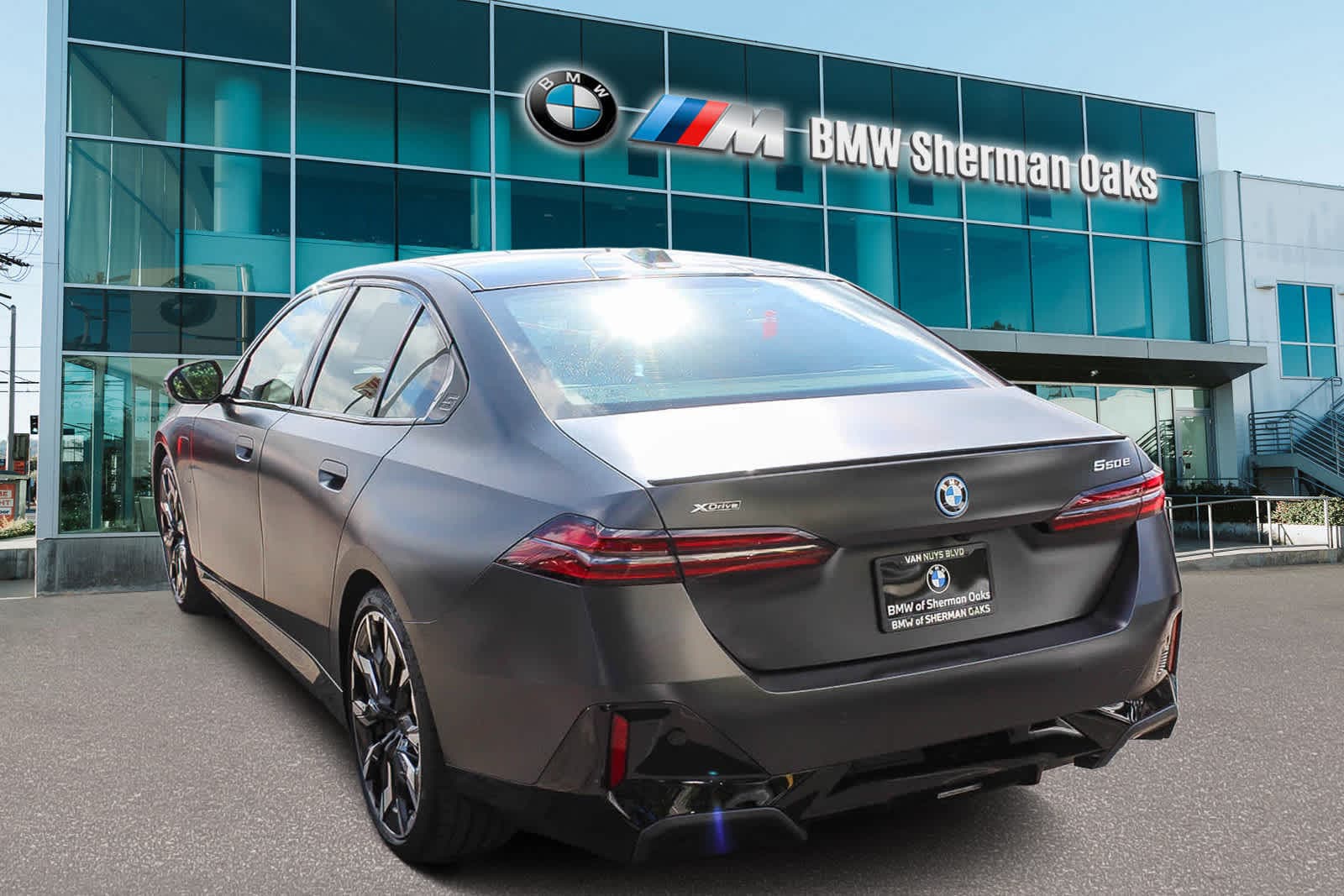Thumbnail: 2026 BMW 5 Series - 6