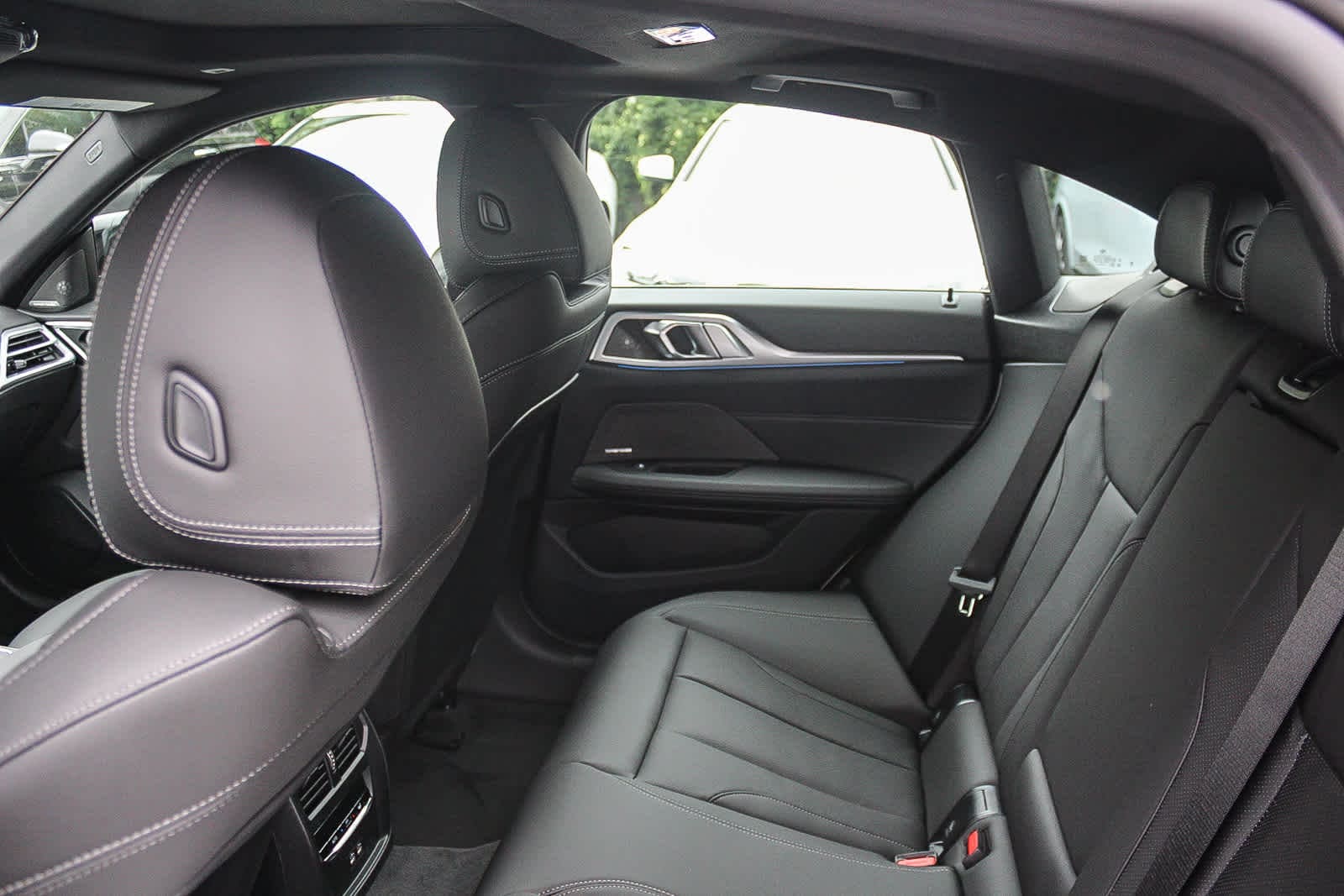 2025 BMW i4 eDrive40 18
