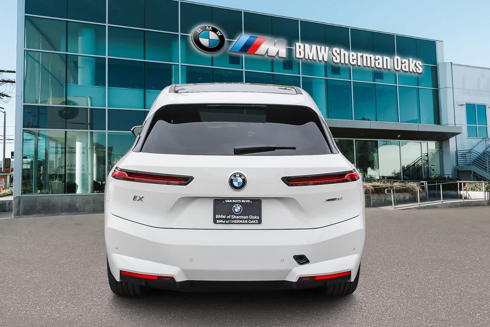 Thumbnail: 2026 BMW iX - 5