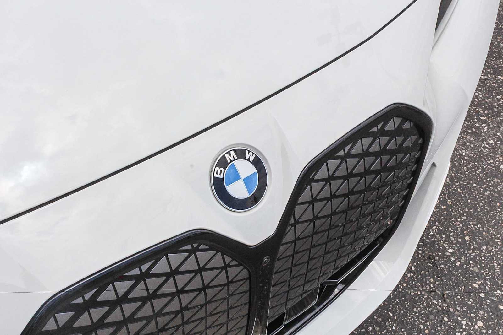 Thumbnail: 2026 BMW i4 - 11