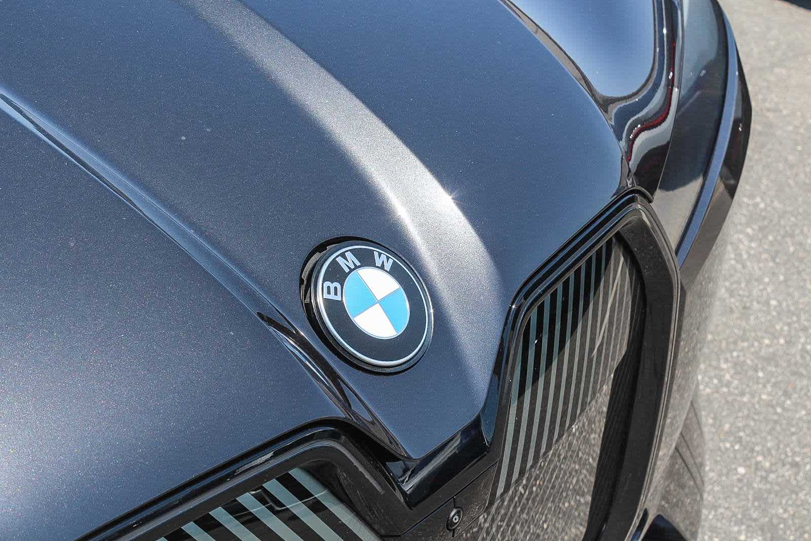 Thumbnail: 2026 BMW iX - 11