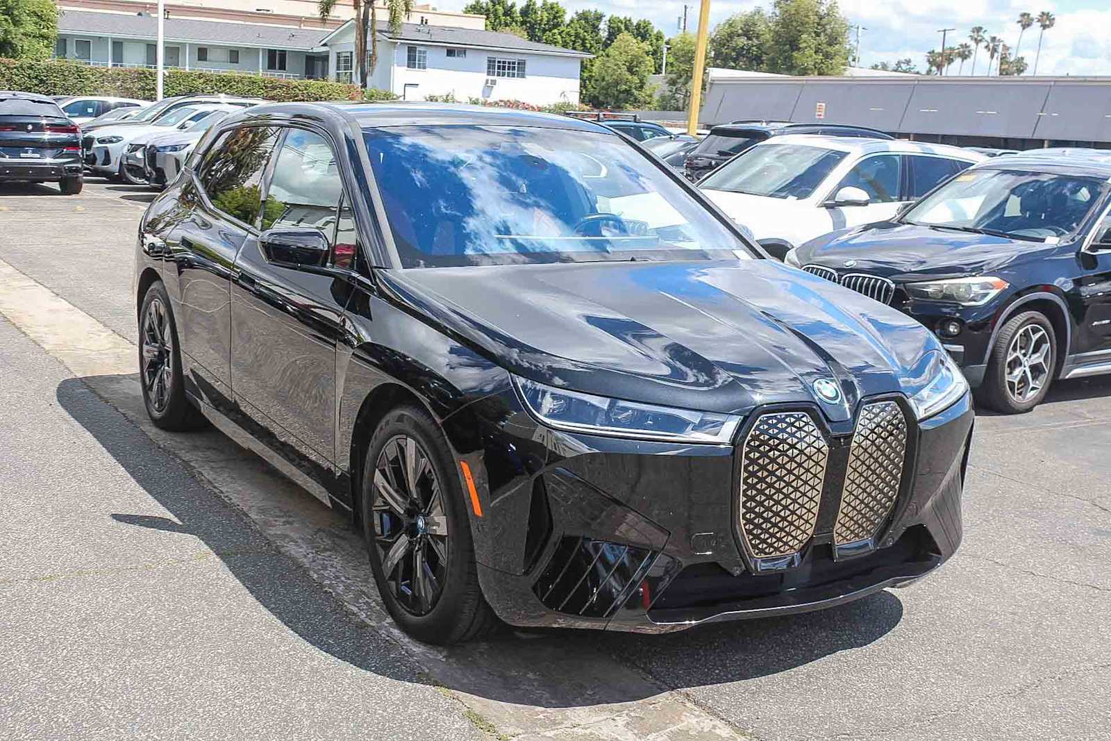 2023 BMW iX xDrive50 photo 4