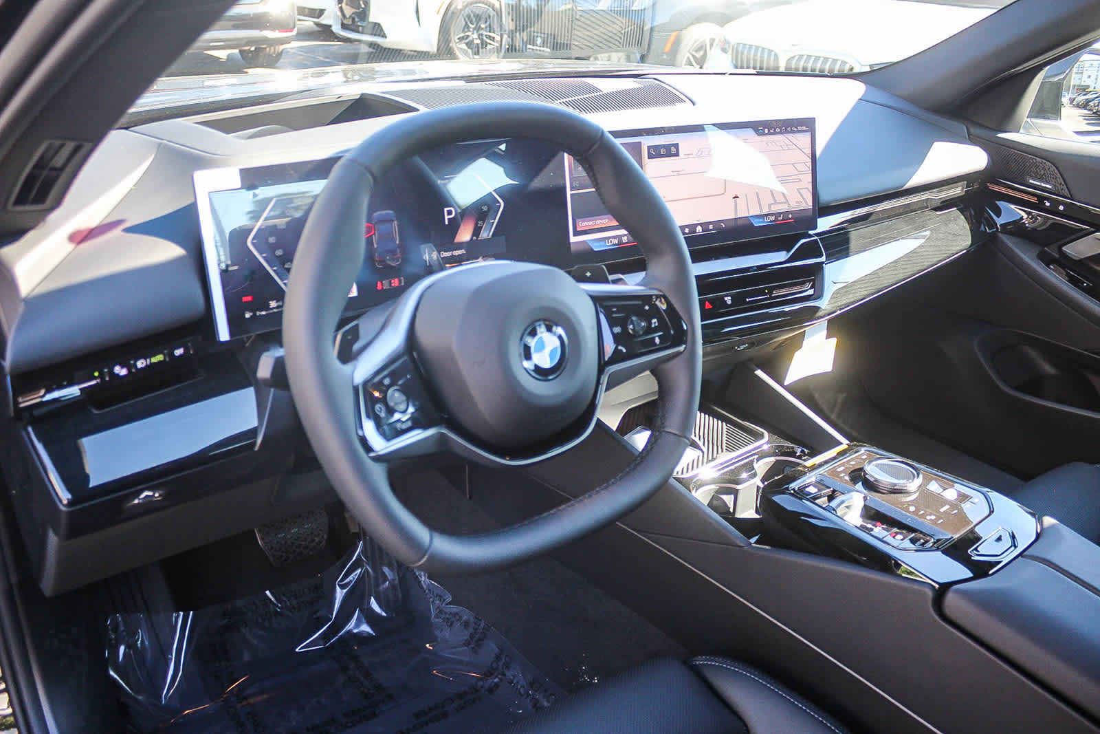Thumbnail: 2026 BMW 5 Series - 17