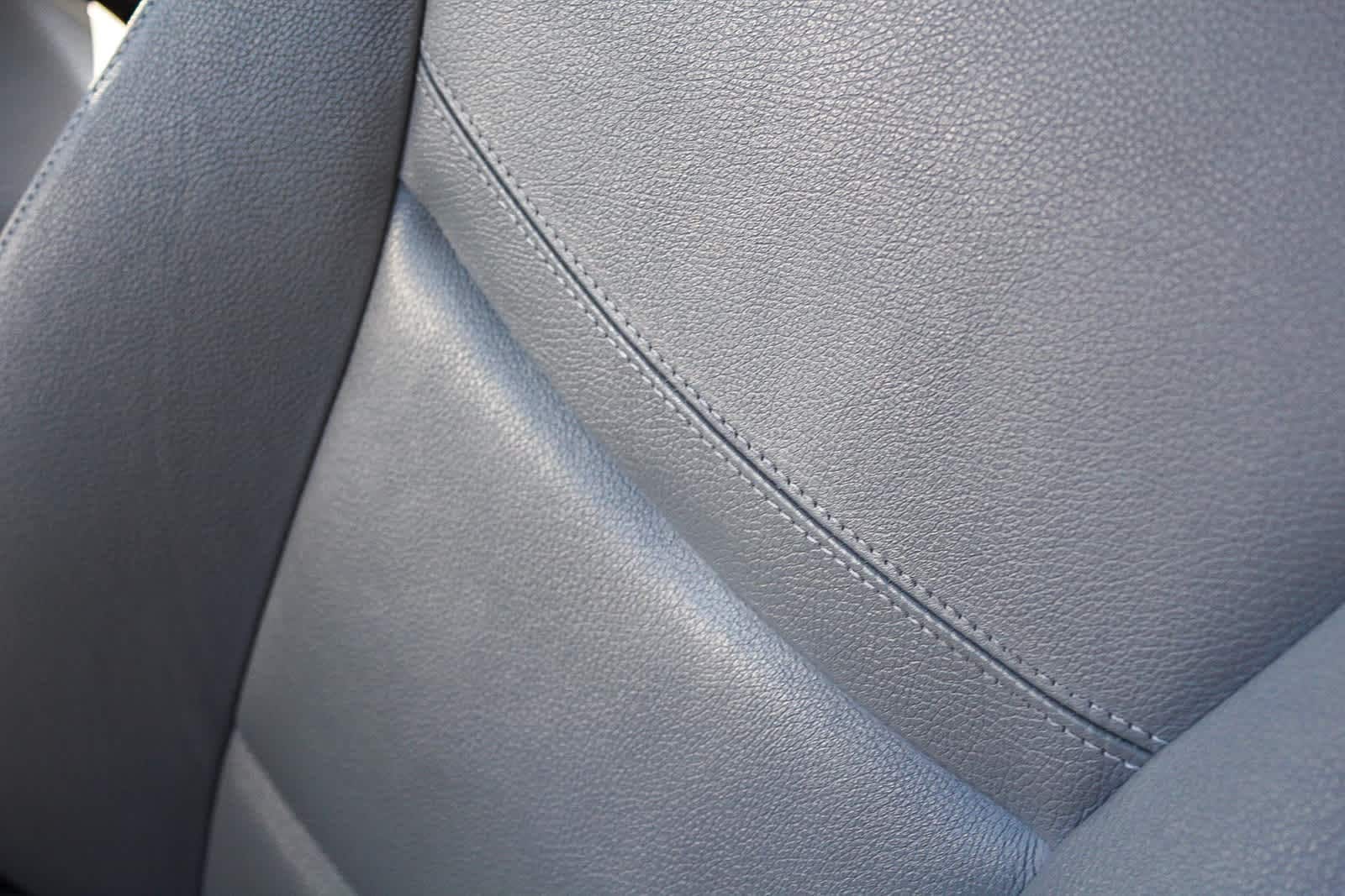 Thumbnail: 2011 BMW 3 Series - 23