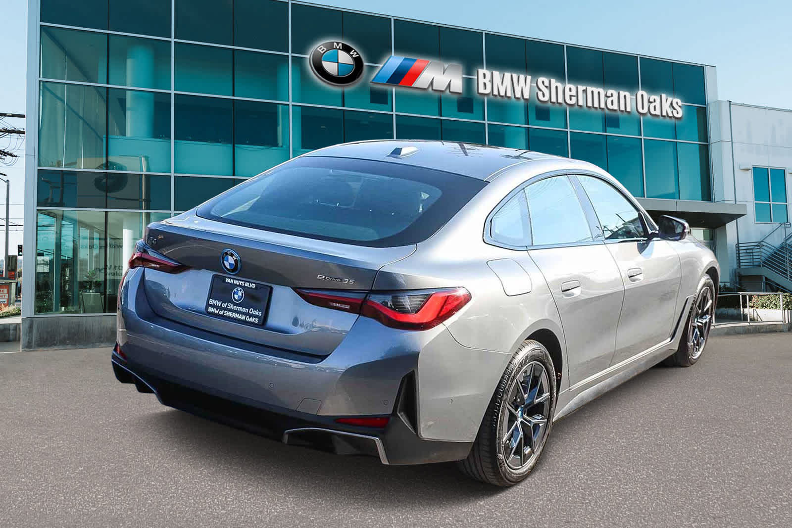 Thumbnail: 2023 BMW i4 - 4