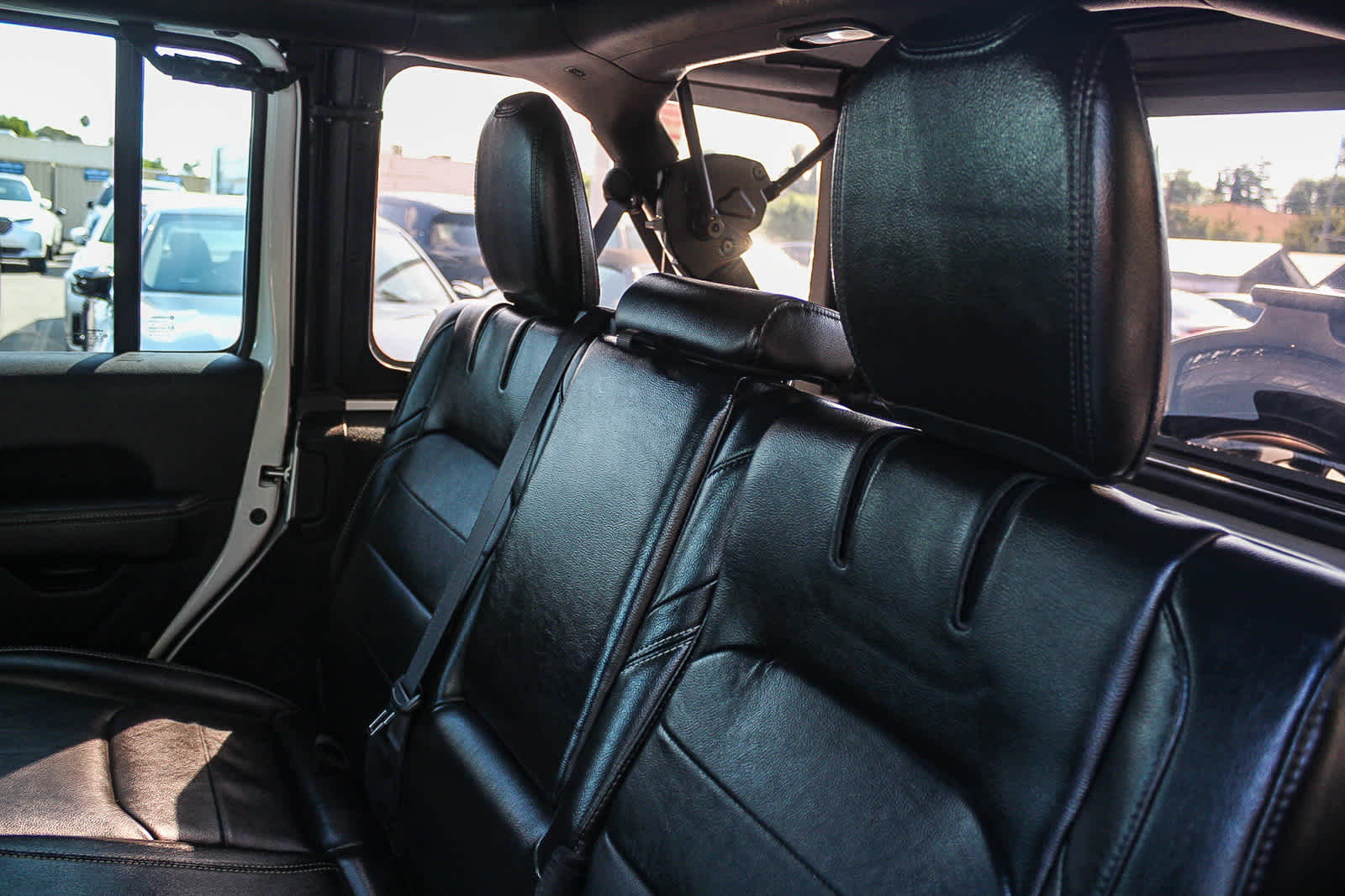 Thumbnail: 2022 Jeep Wrangler - 18