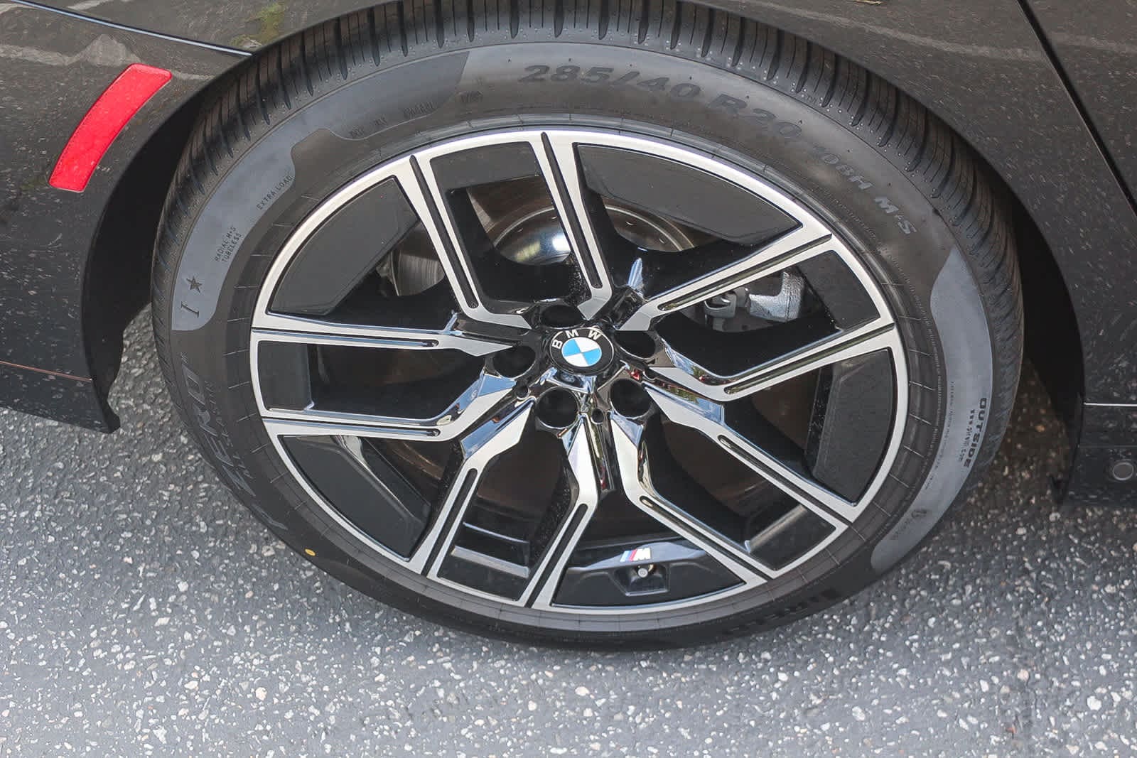 2026 BMW 740i photo 3