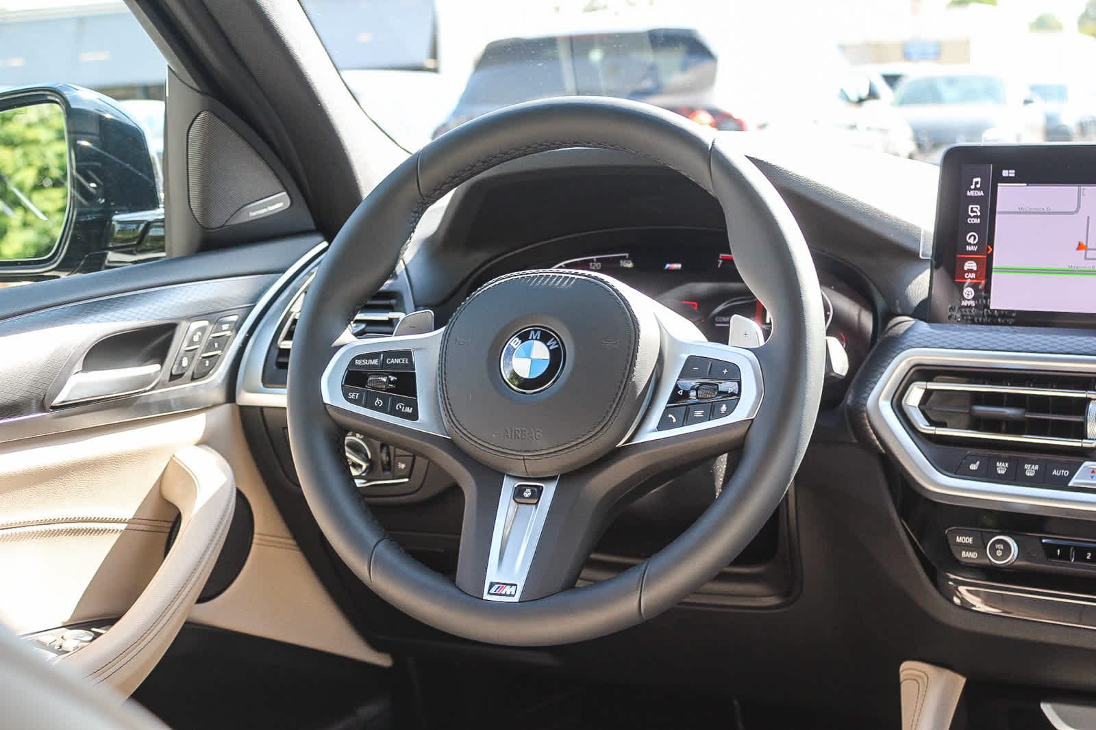 Thumbnail: 2025 BMW X4 - 15