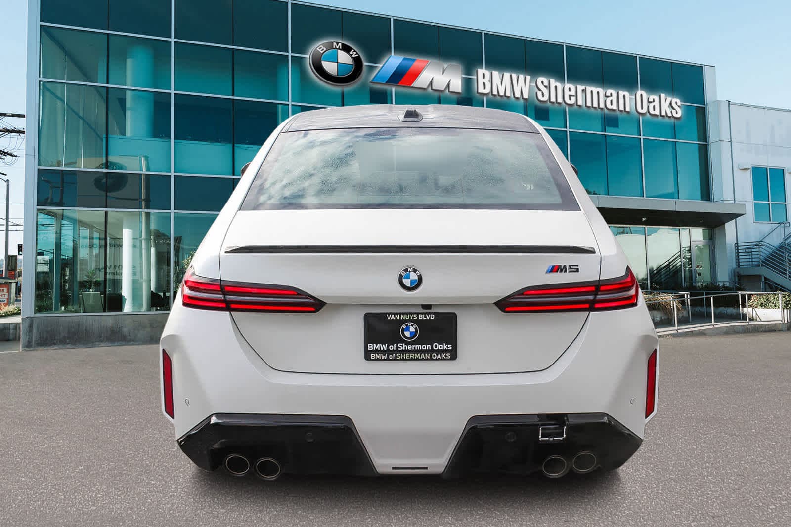 Thumbnail: 2026 BMW M5 - 5