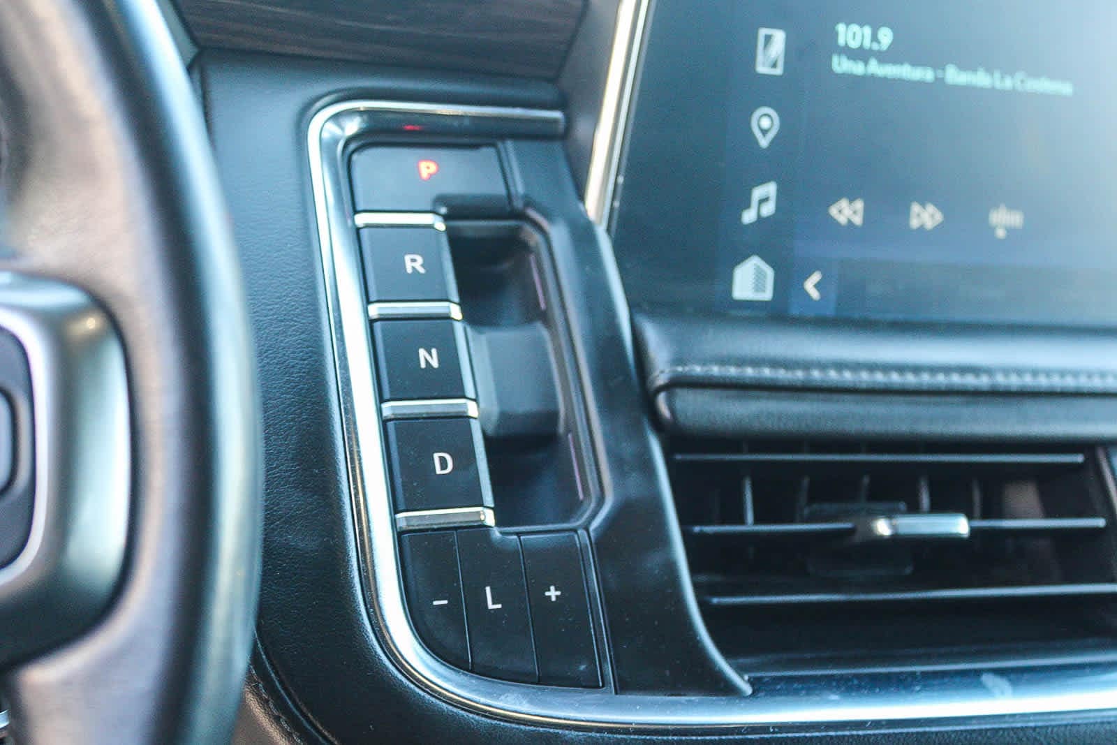 Thumbnail: 2023 Chevrolet Tahoe - 19