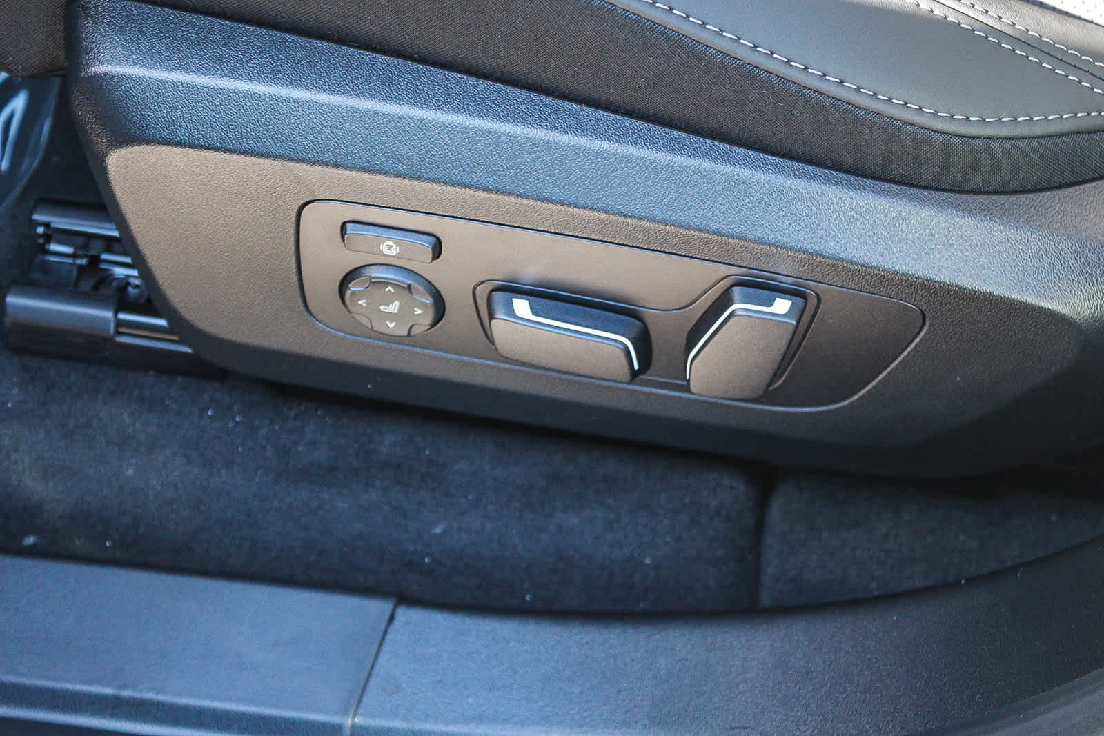 Thumbnail: 2026 BMW X3 - 21