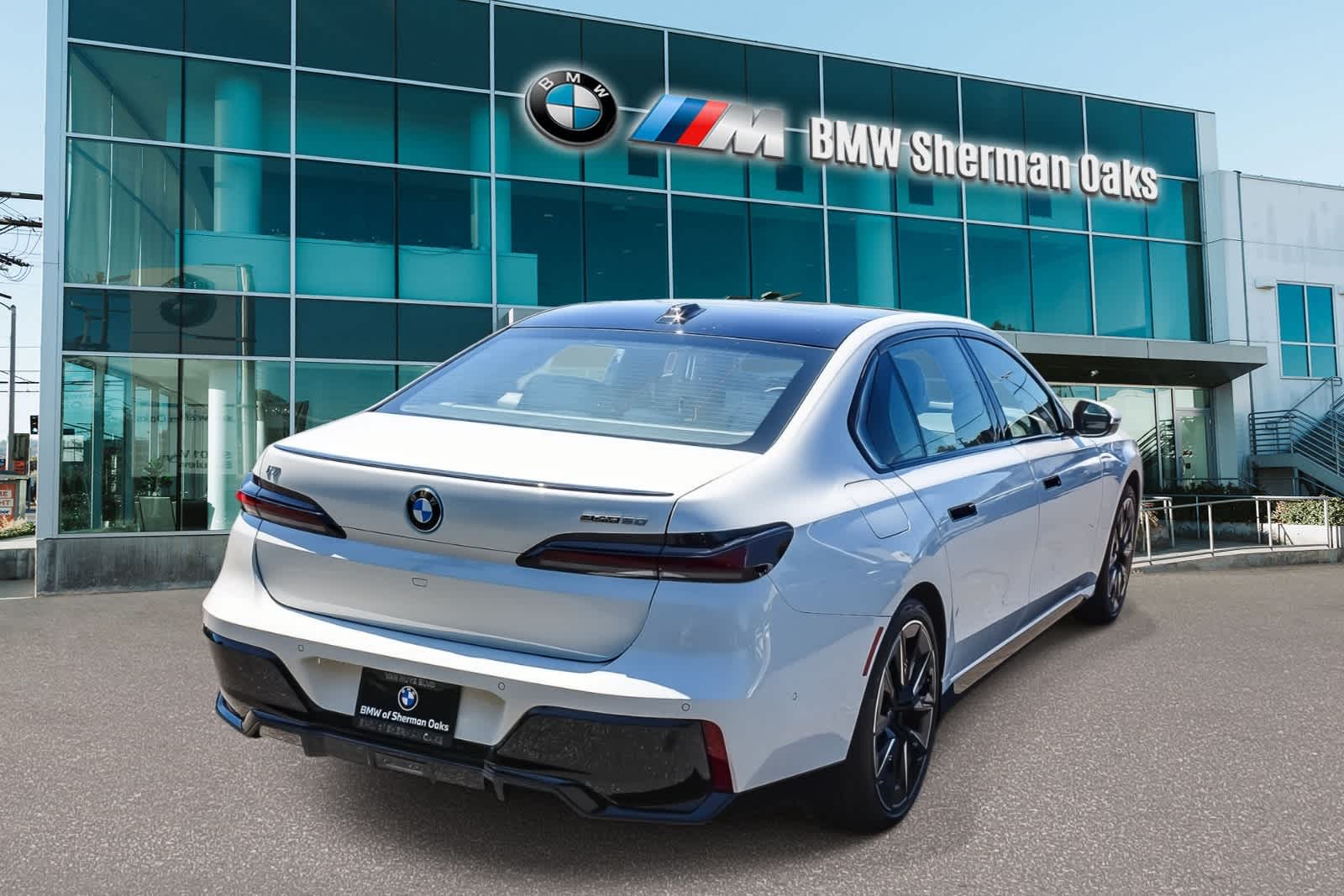 Thumbnail: 2026 BMW i7 - 4