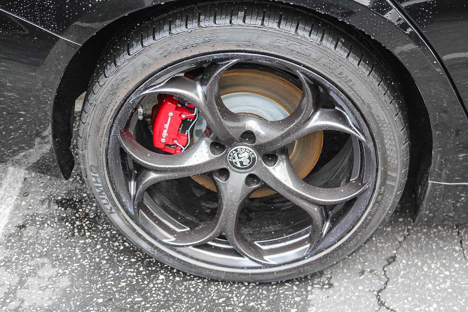 Thumbnail: 2019 Alfa Romeo Giulia - 18