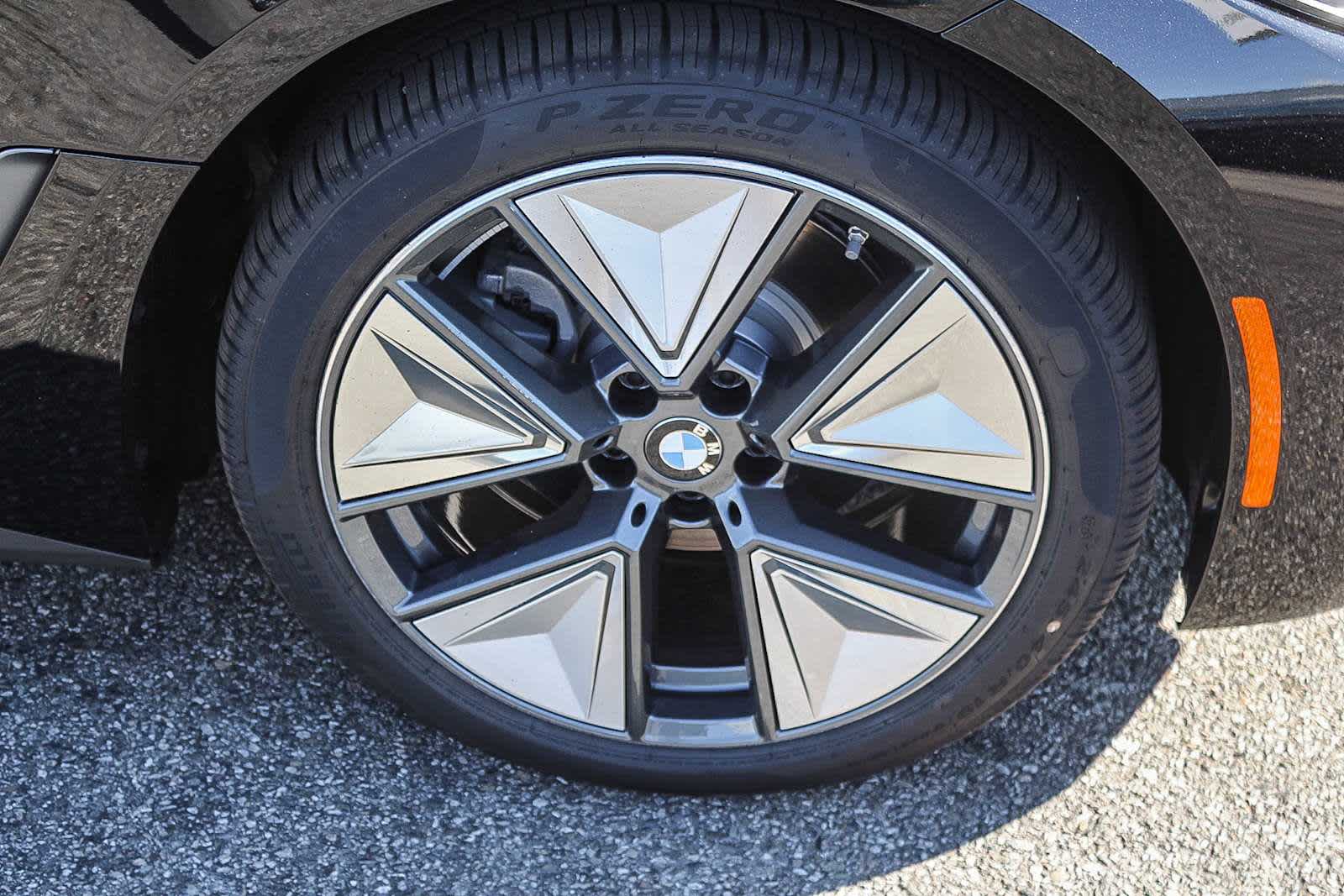 Thumbnail: 2025 BMW i4 - 9