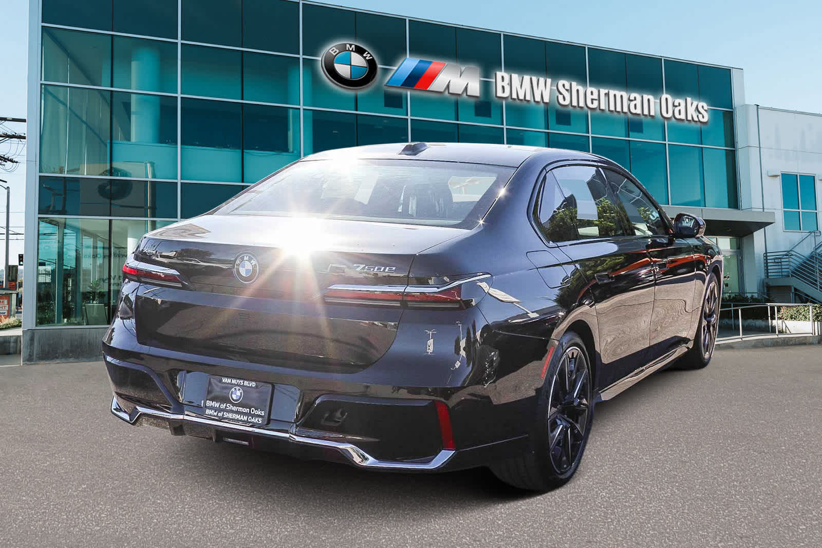 Thumbnail: 2026 BMW 7 Series - 4