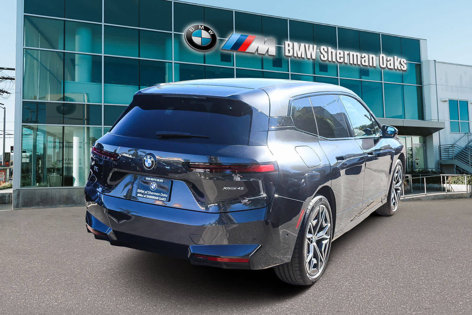 Thumbnail: 2026 BMW iX - 4