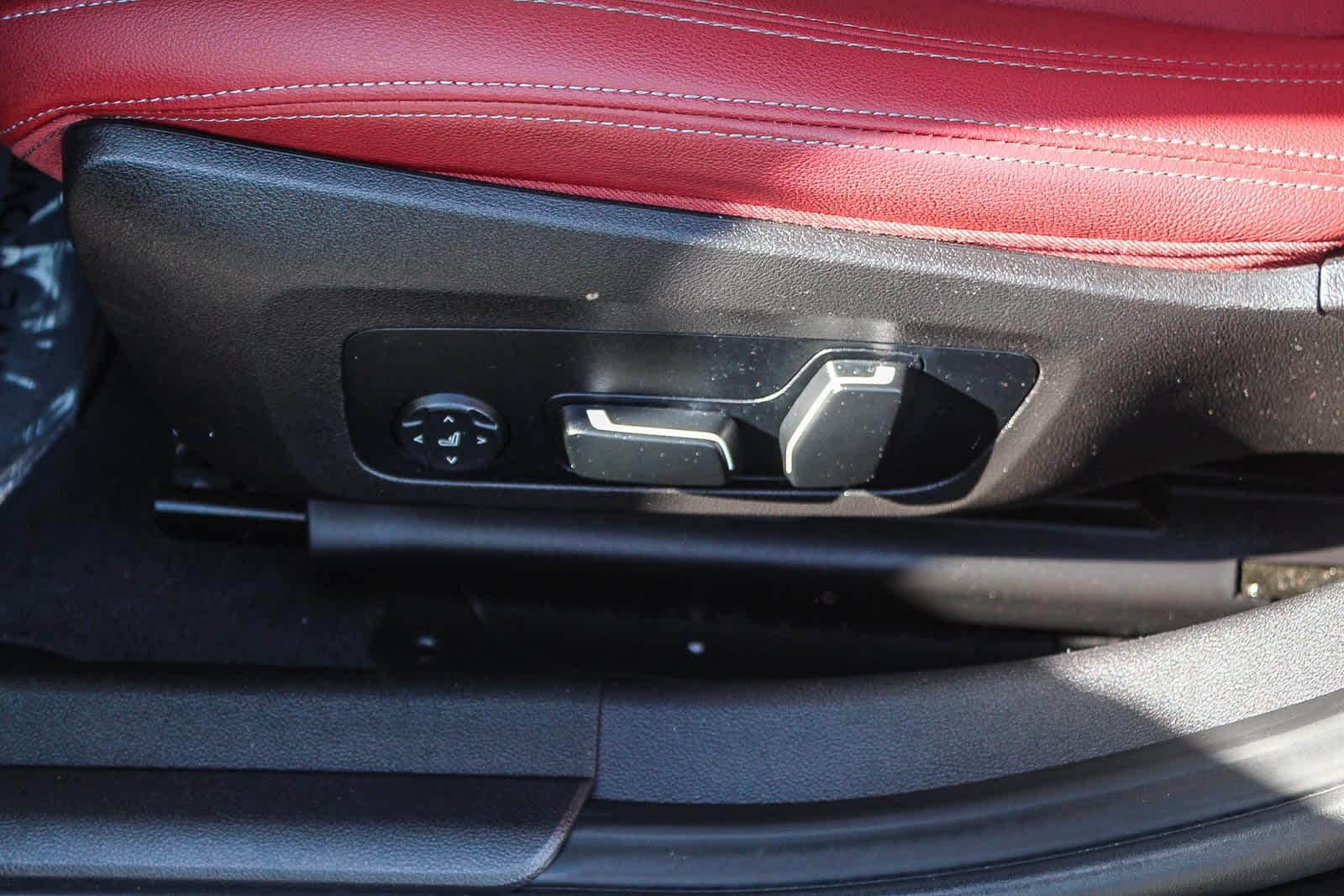 Thumbnail: 2025 BMW 3 Series - 21