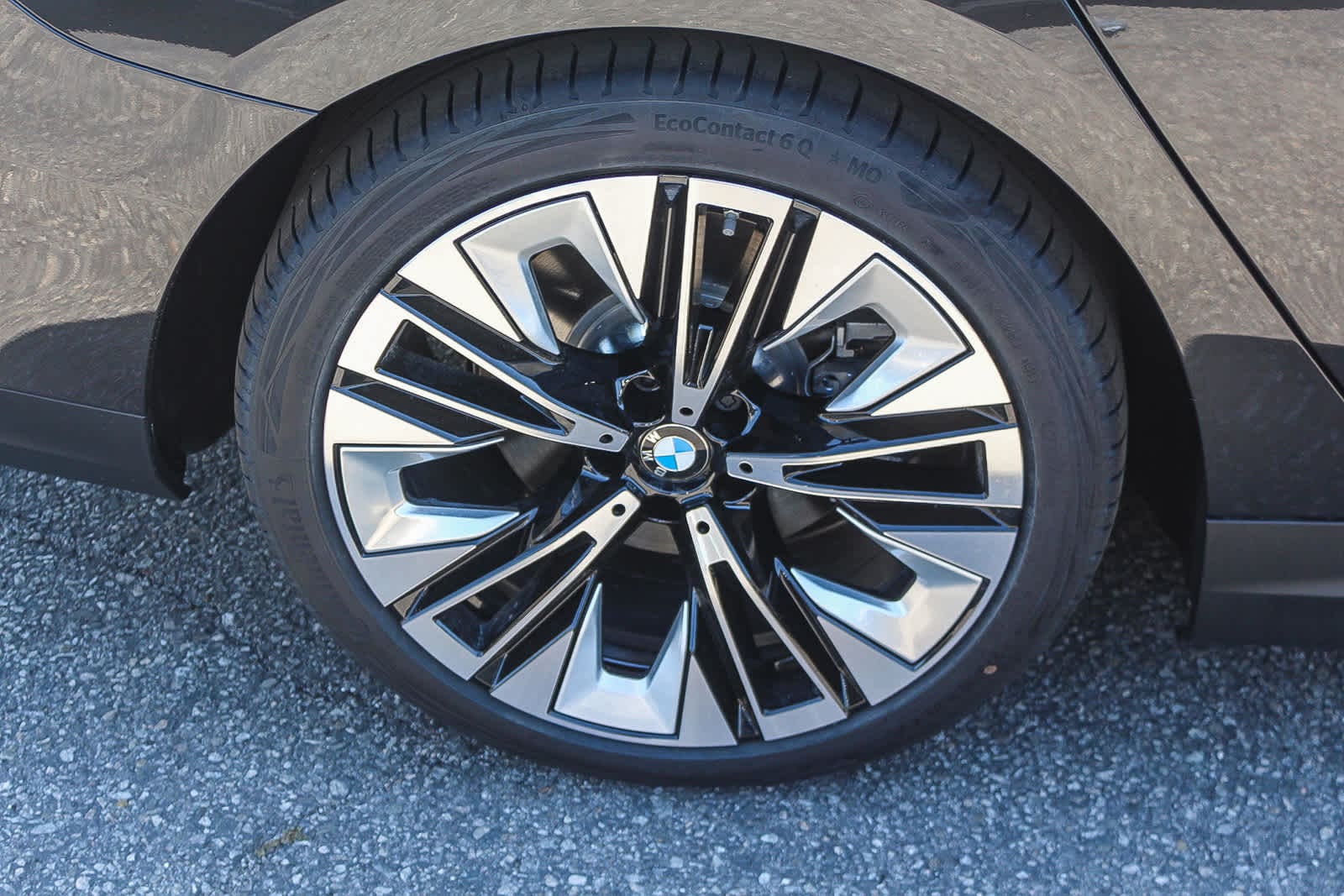 Thumbnail: 2026 BMW i5 - 8