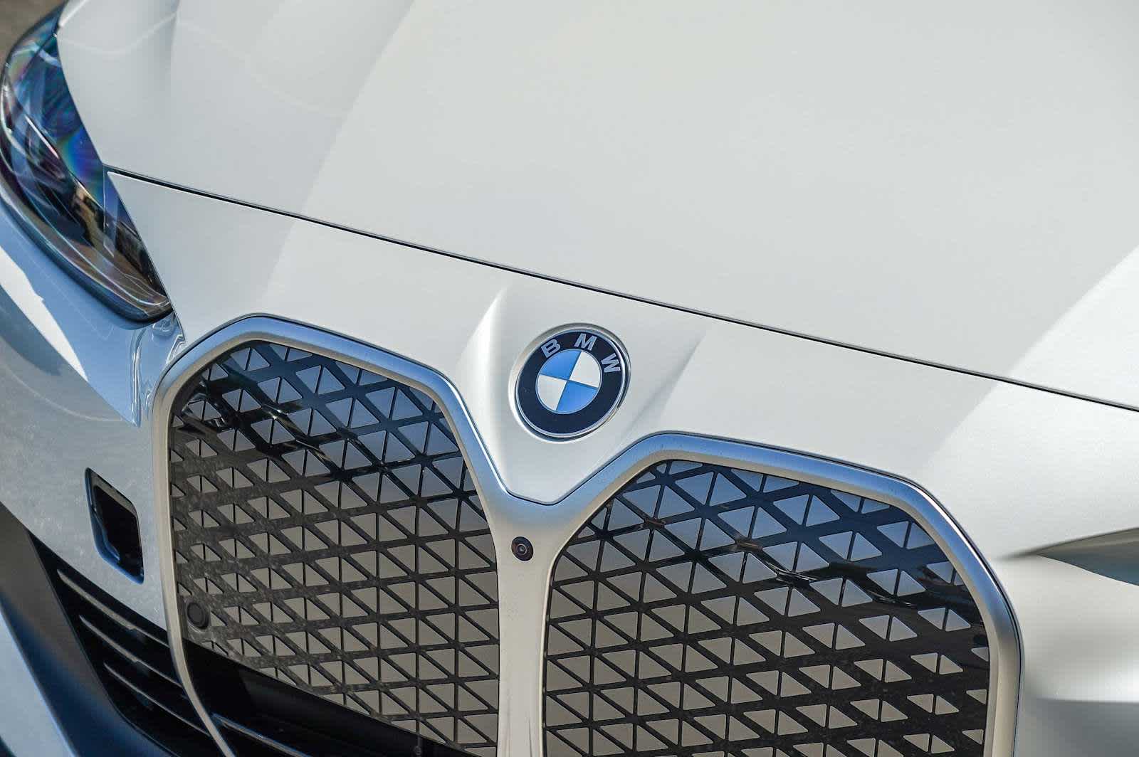 Thumbnail: 2026 BMW i4 - 9