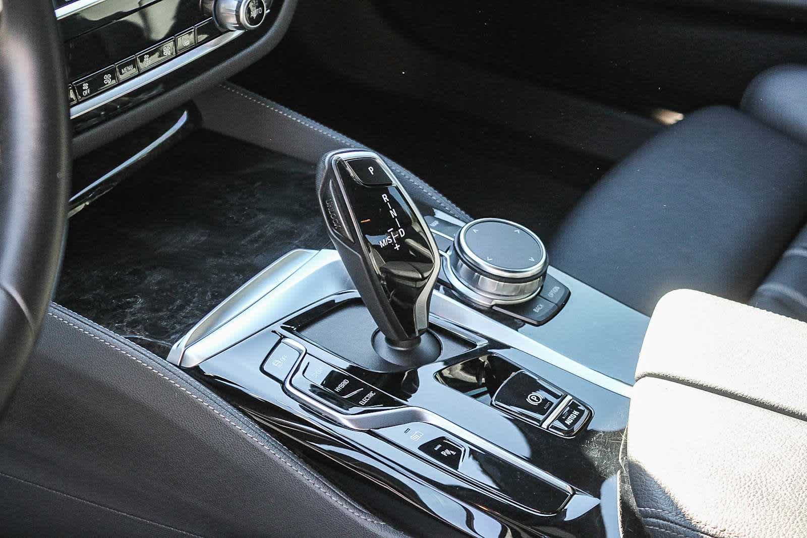 Thumbnail: 2023 BMW 5 Series - 20