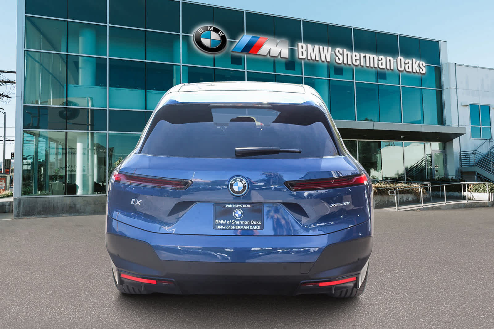 Thumbnail: 2023 BMW iX - 5