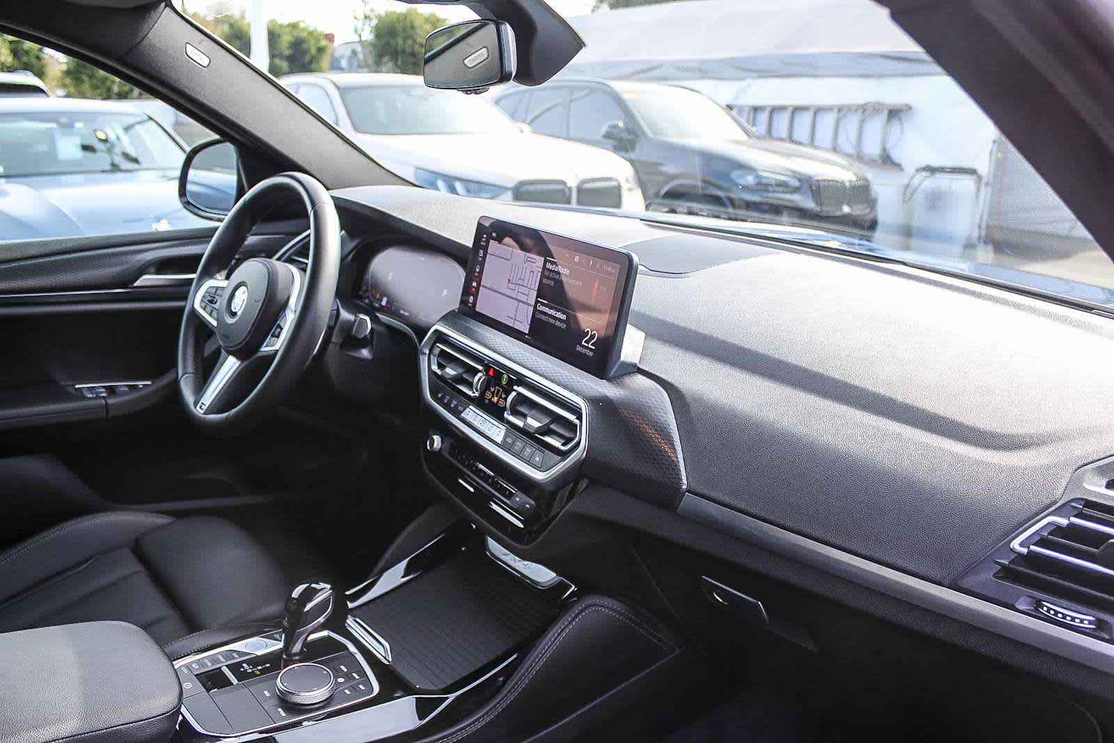 Thumbnail: 2023 BMW X4 - 16