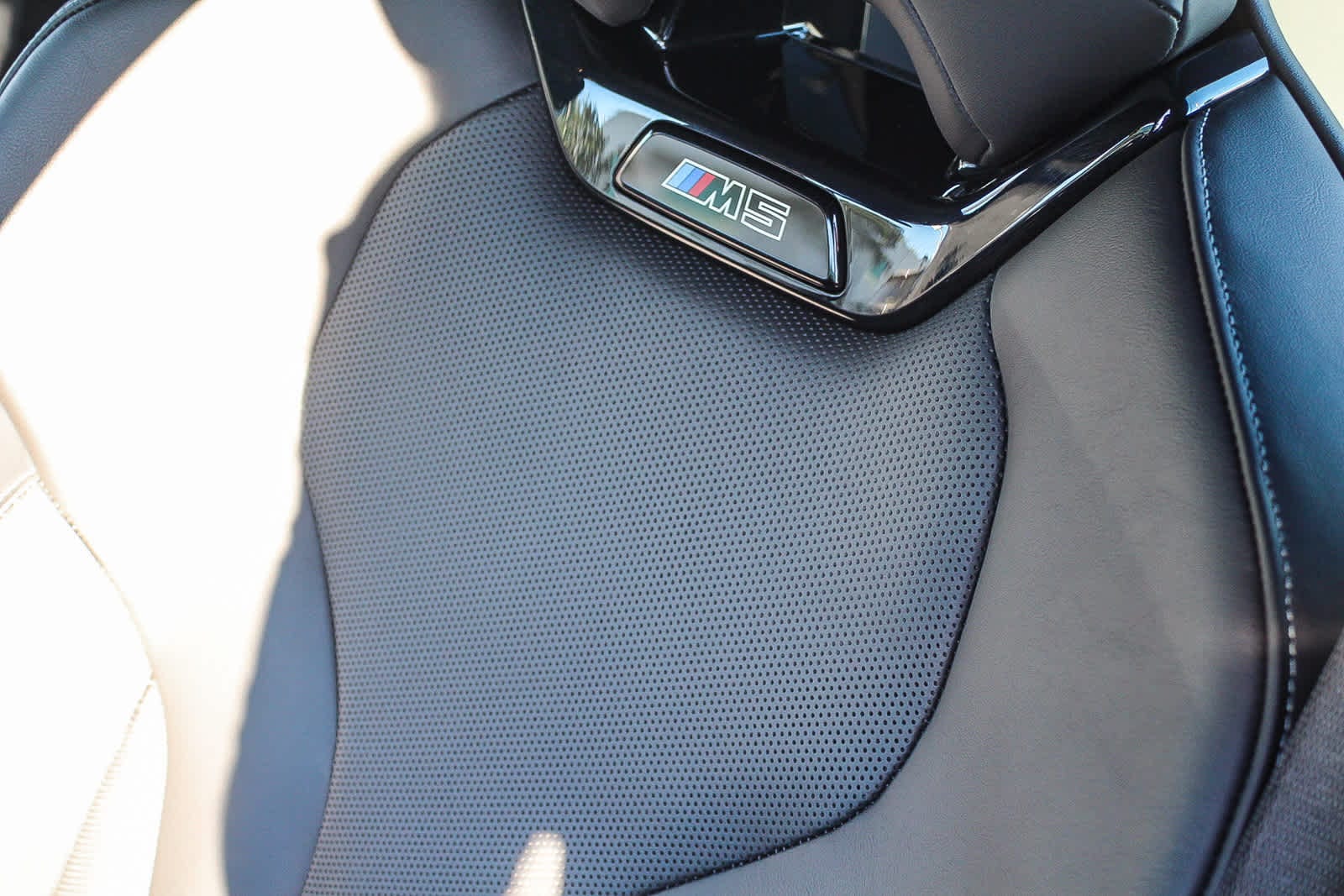 Thumbnail: 2025 BMW M5 - 23