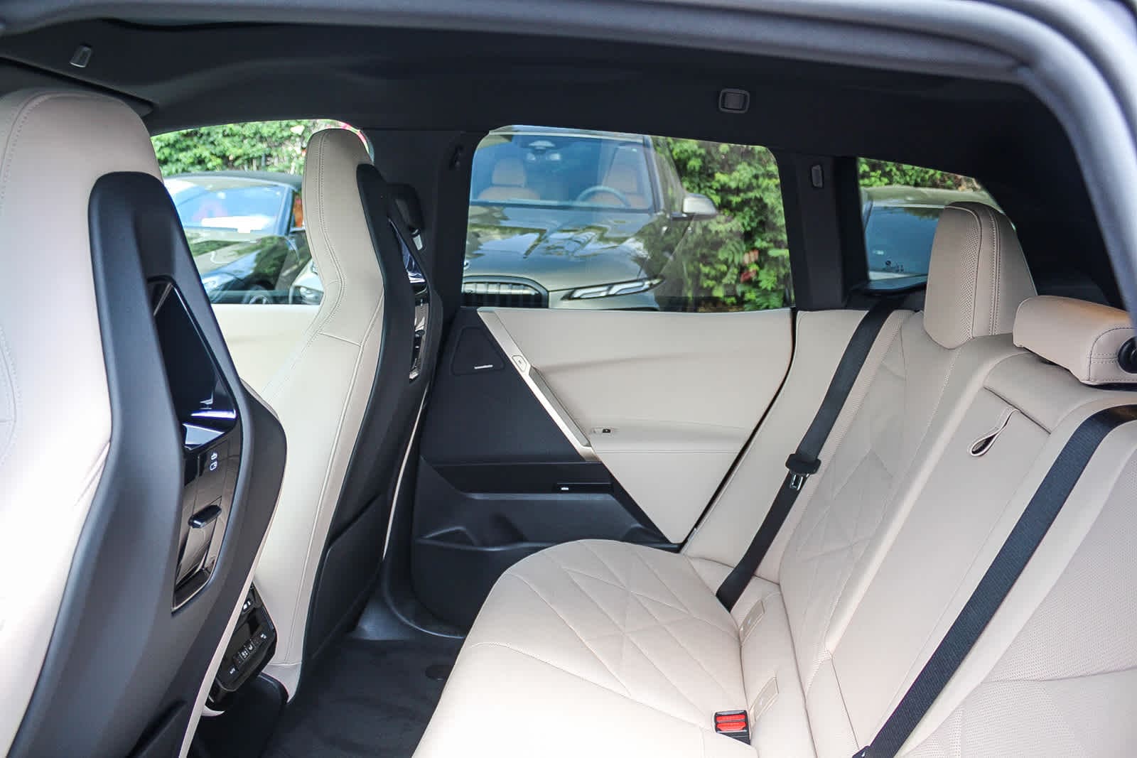 Thumbnail: 2026 BMW iX - 18