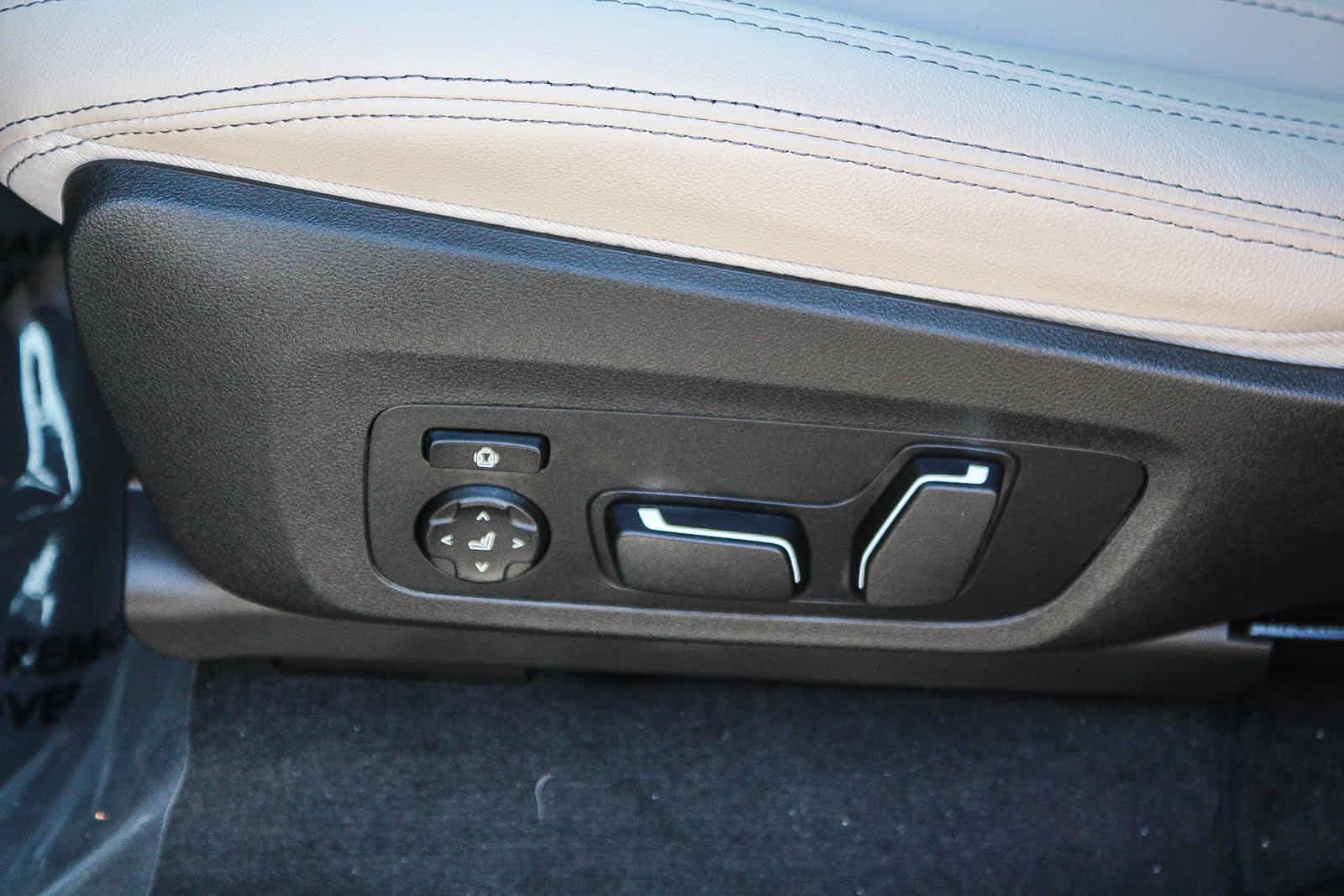 Thumbnail: 2025 BMW X4 - 22