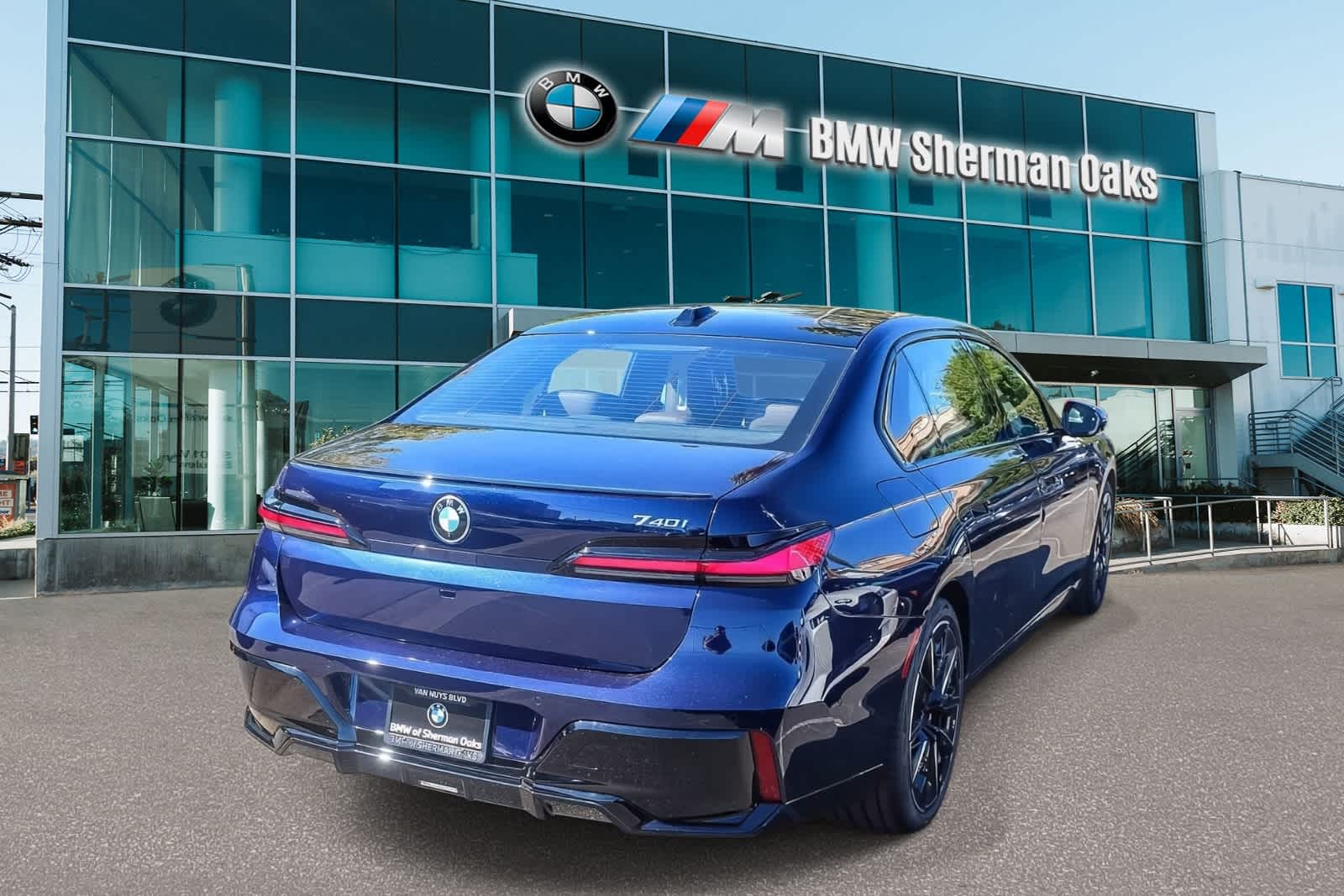 Thumbnail: 2026 BMW 7 Series - 4