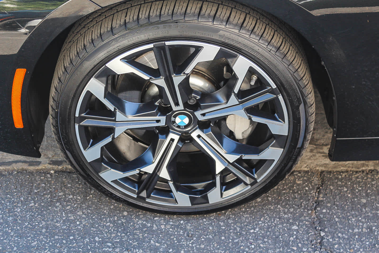 Thumbnail: 2025 BMW 3 Series - 9