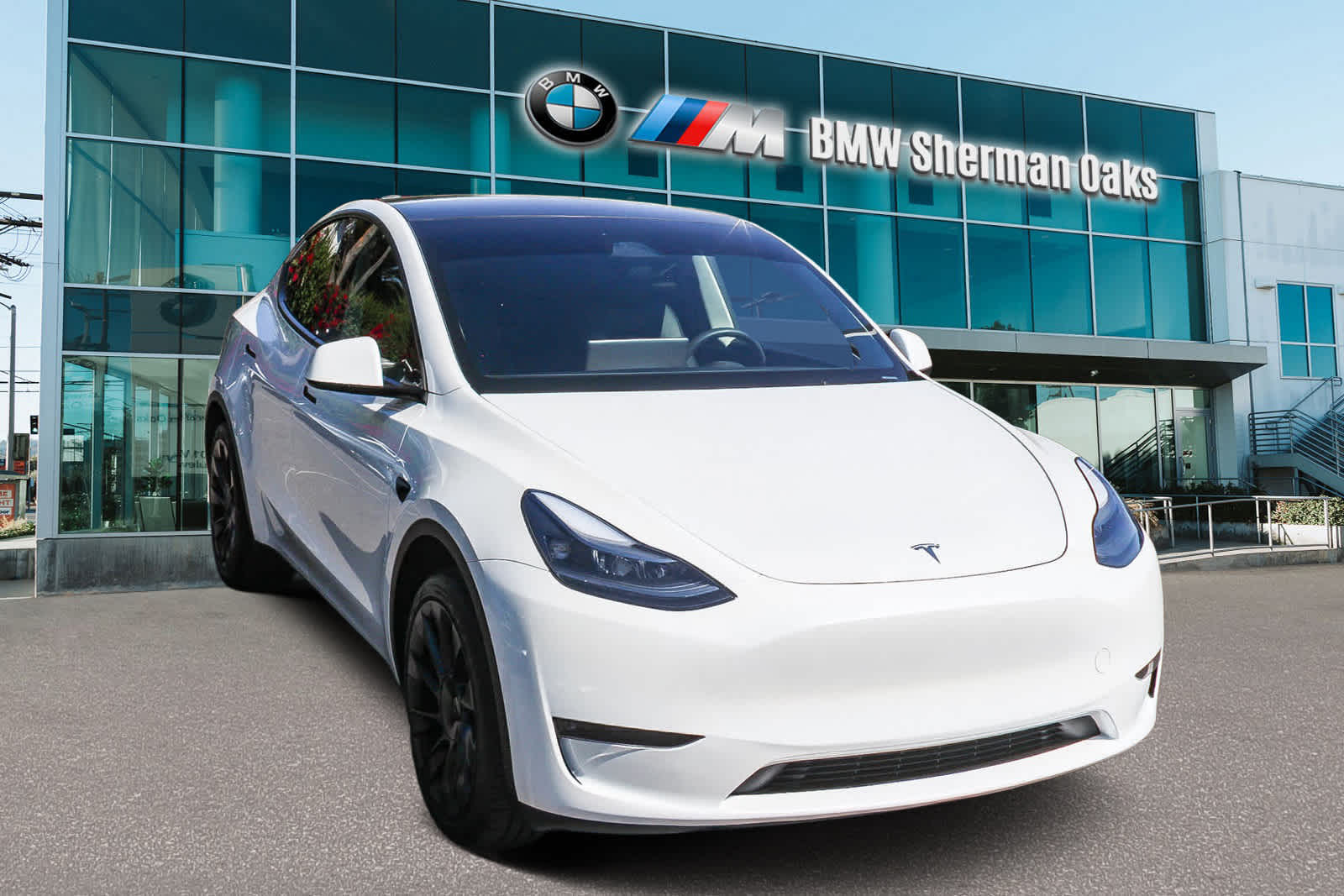 2024 Tesla Model Y Long Range photo 3