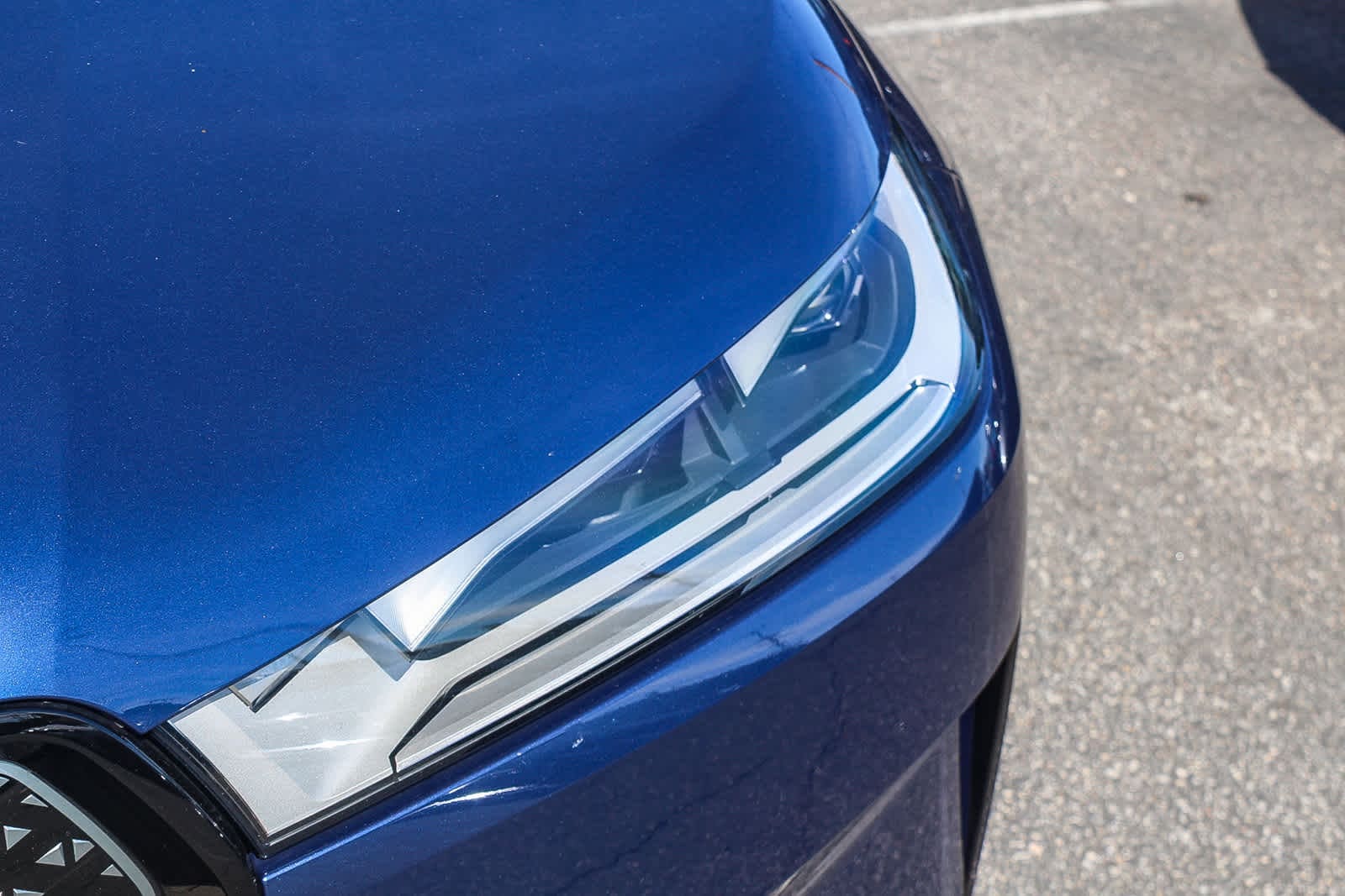 Thumbnail: 2023 BMW iX - 10