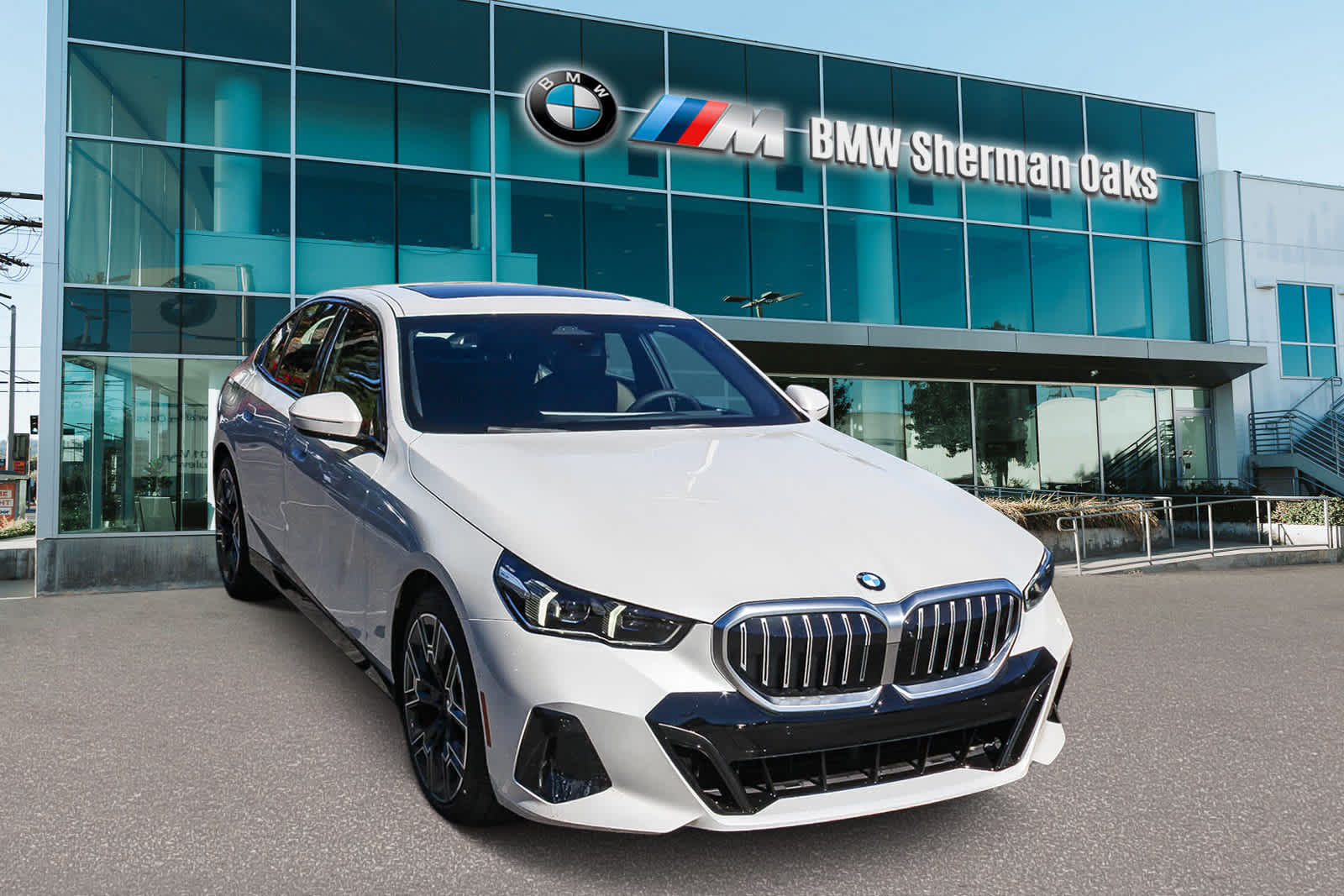 Thumbnail: 2026 BMW 5 Series - 4