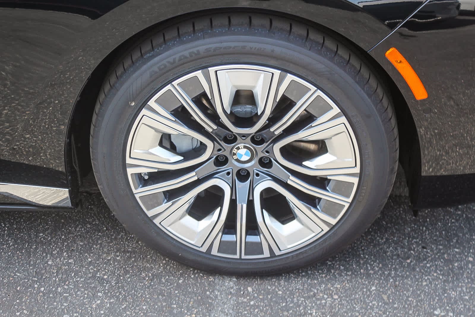 Thumbnail: 2026 BMW i7 - 9