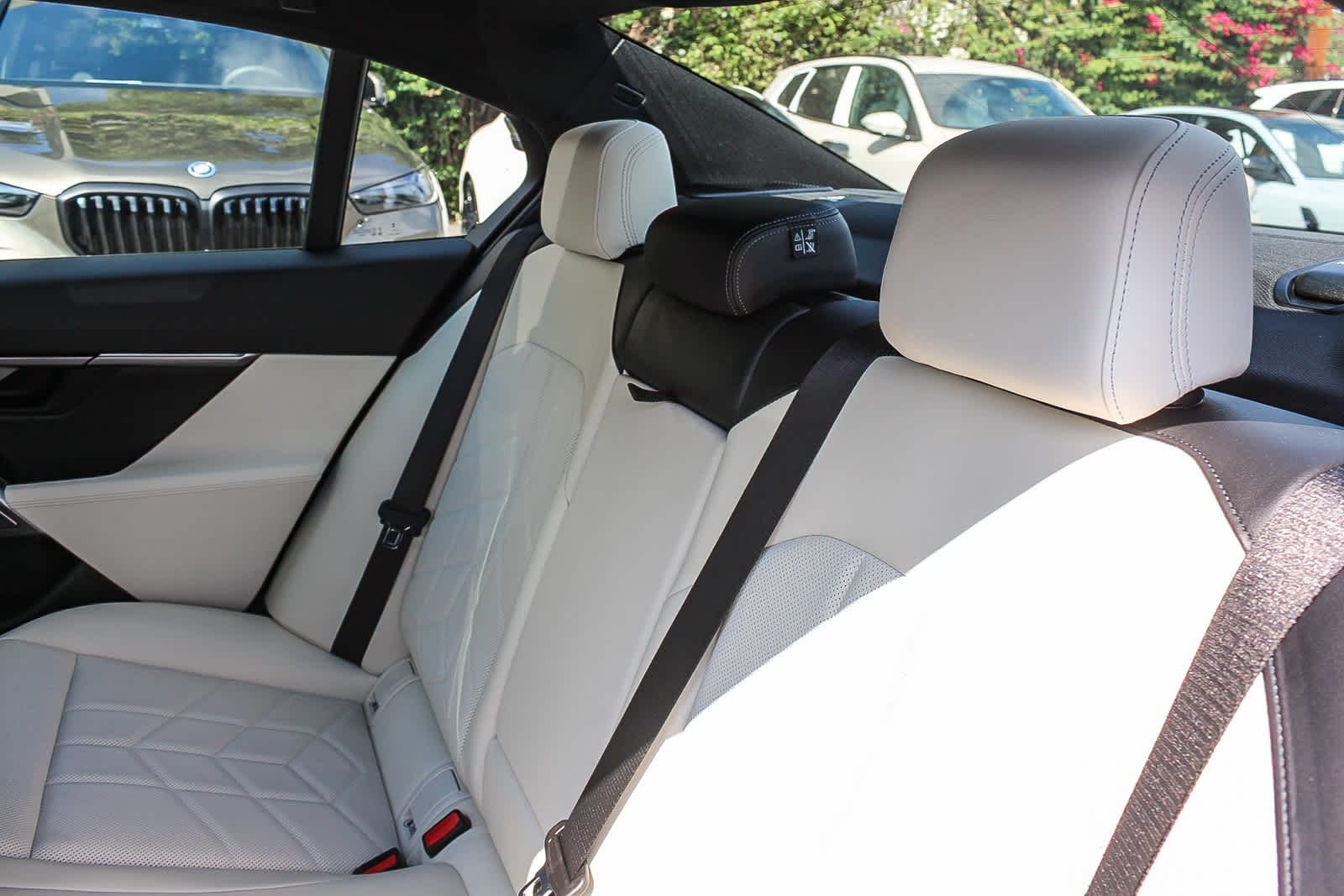 Thumbnail: 2026 BMW 5 Series - 18