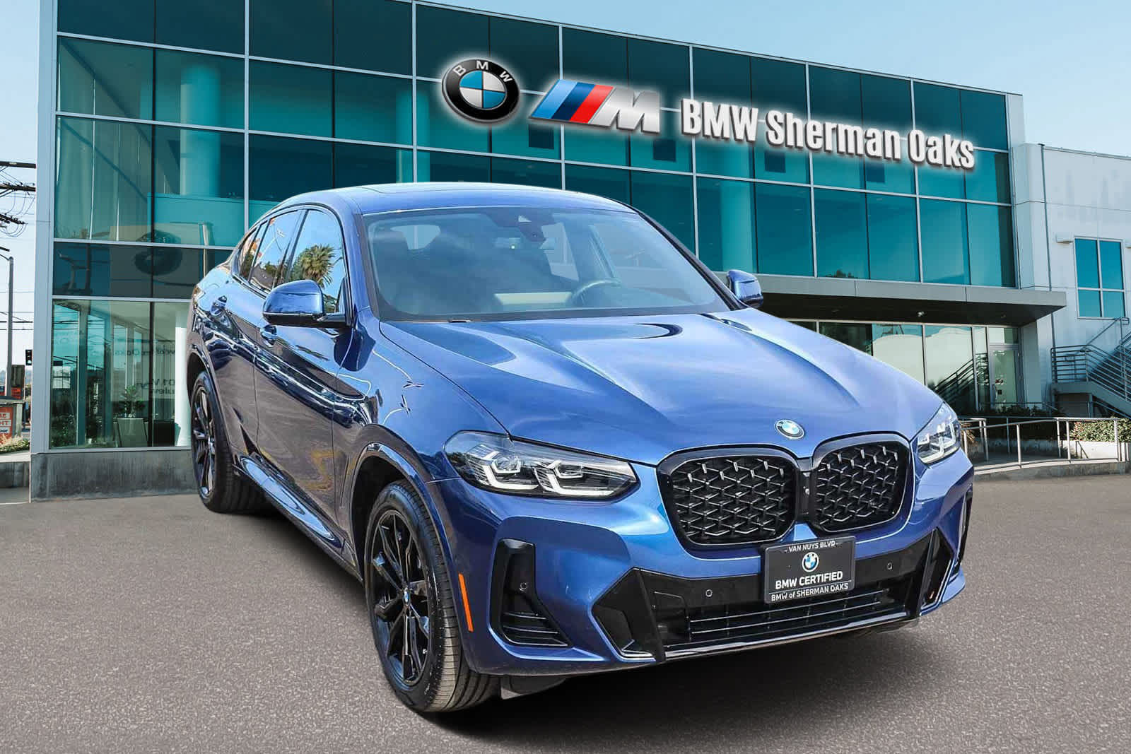 Thumbnail: 2023 BMW X4 - 3