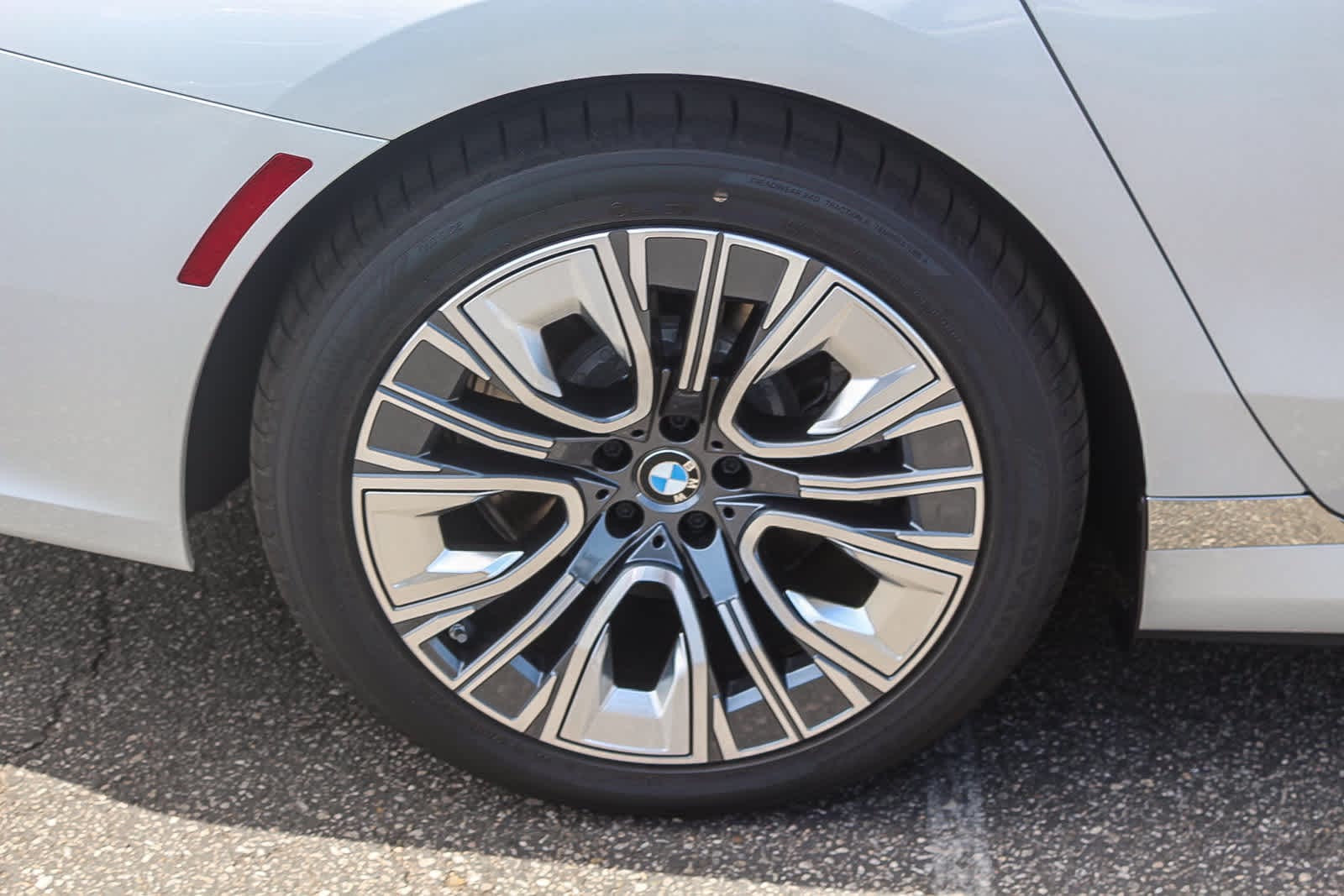 Thumbnail: 2026 BMW i7 - 8