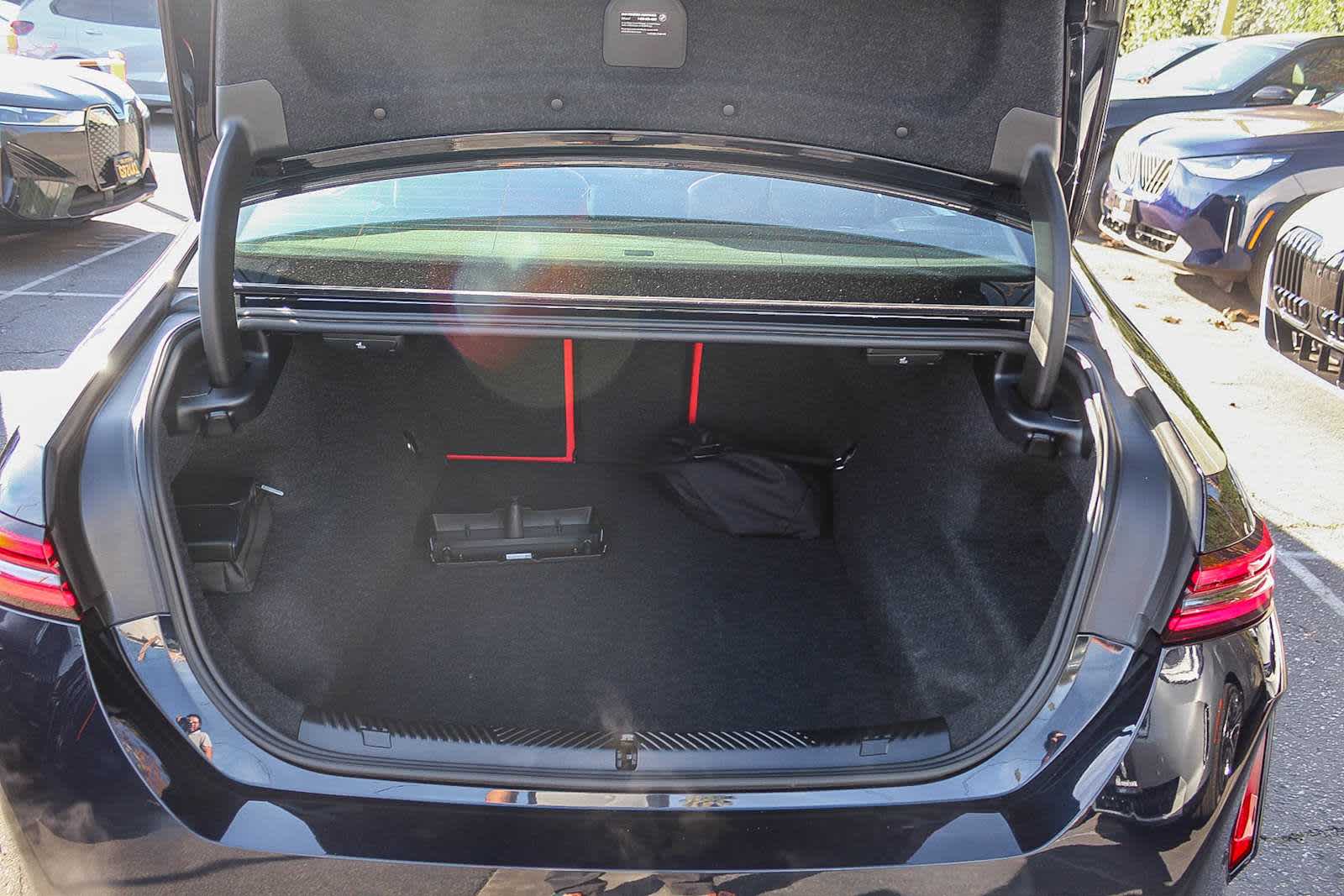 Thumbnail: 2025 BMW M5 - 25