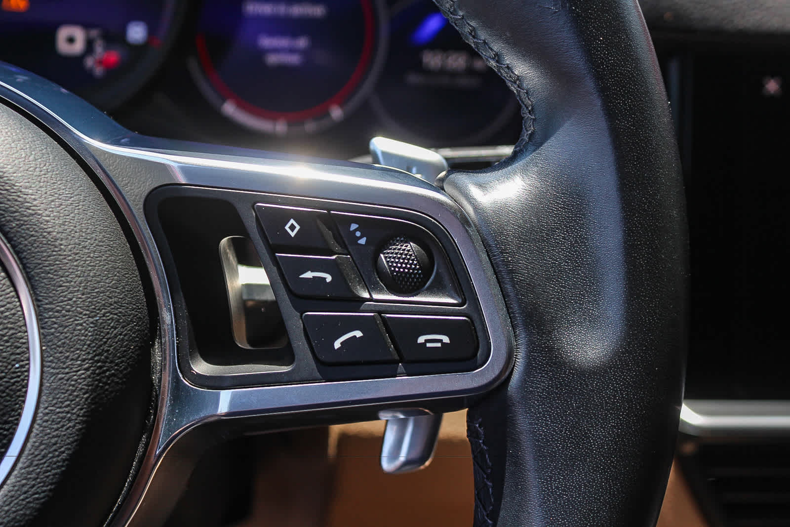 Thumbnail: 2023 Porsche Cayenne - 22