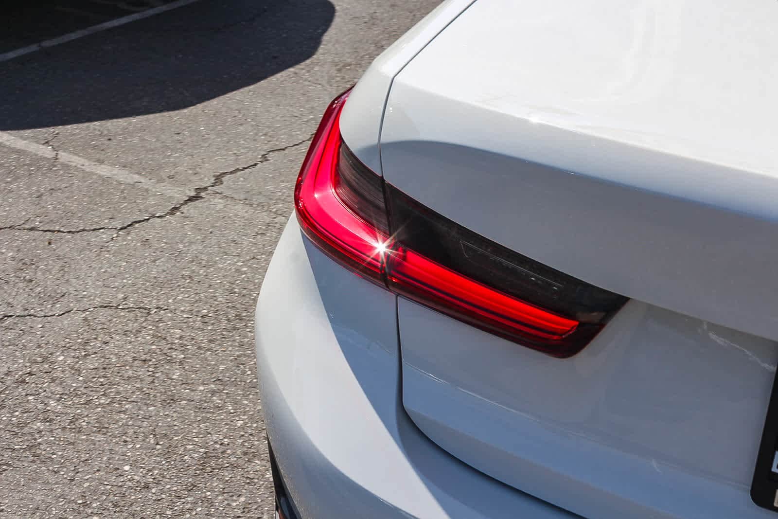 2020 BMW 330i photo 6