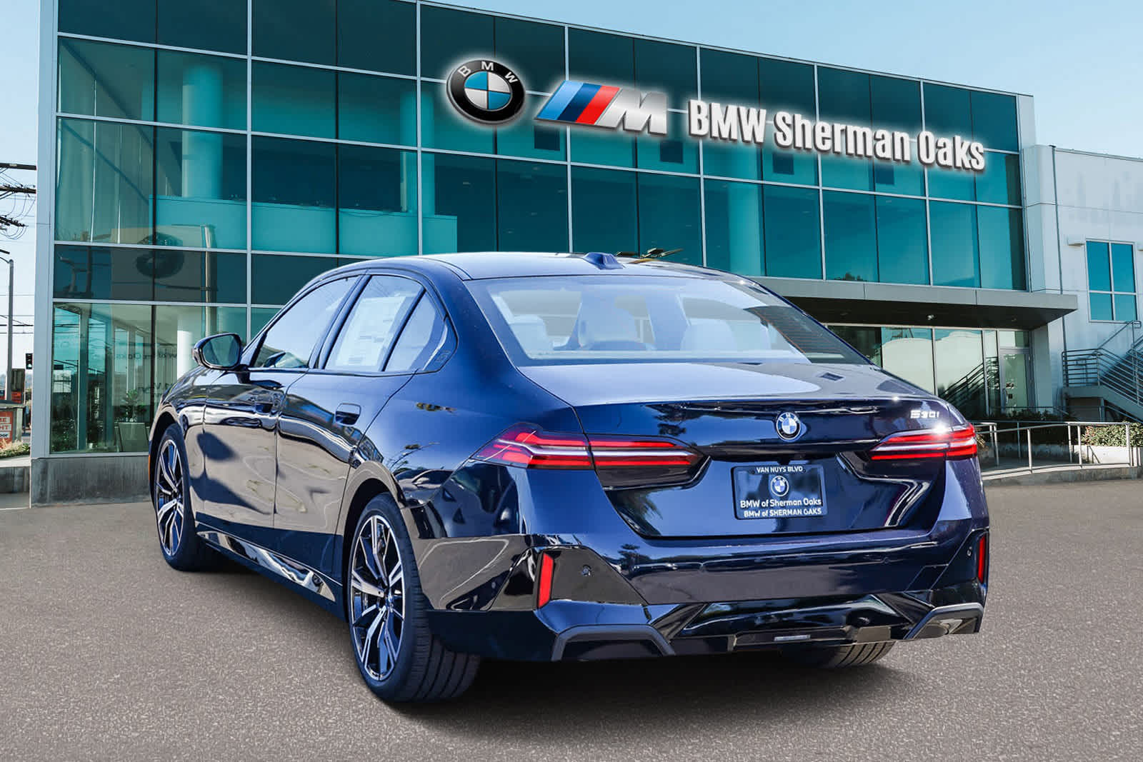 Thumbnail: 2026 BMW 5 Series - 6