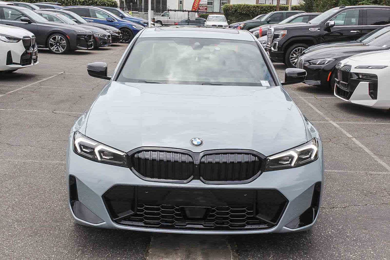 Thumbnail: 2026 BMW 3 Series - 2