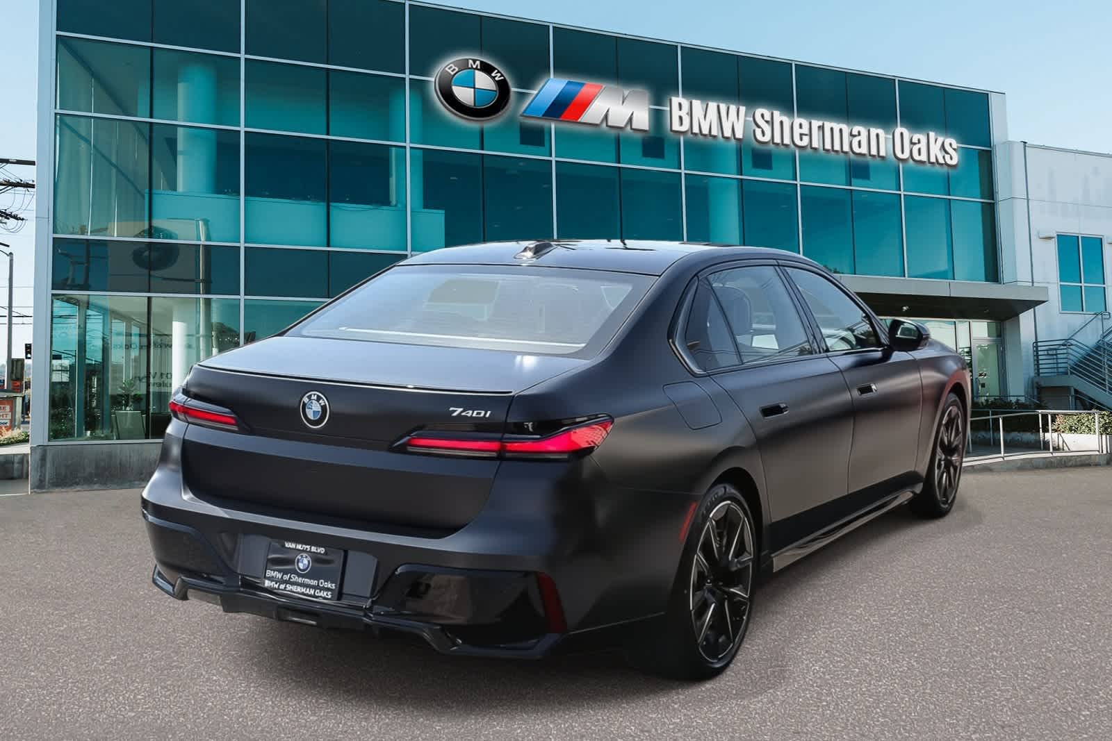 Thumbnail: 2026 BMW 7 Series - 4