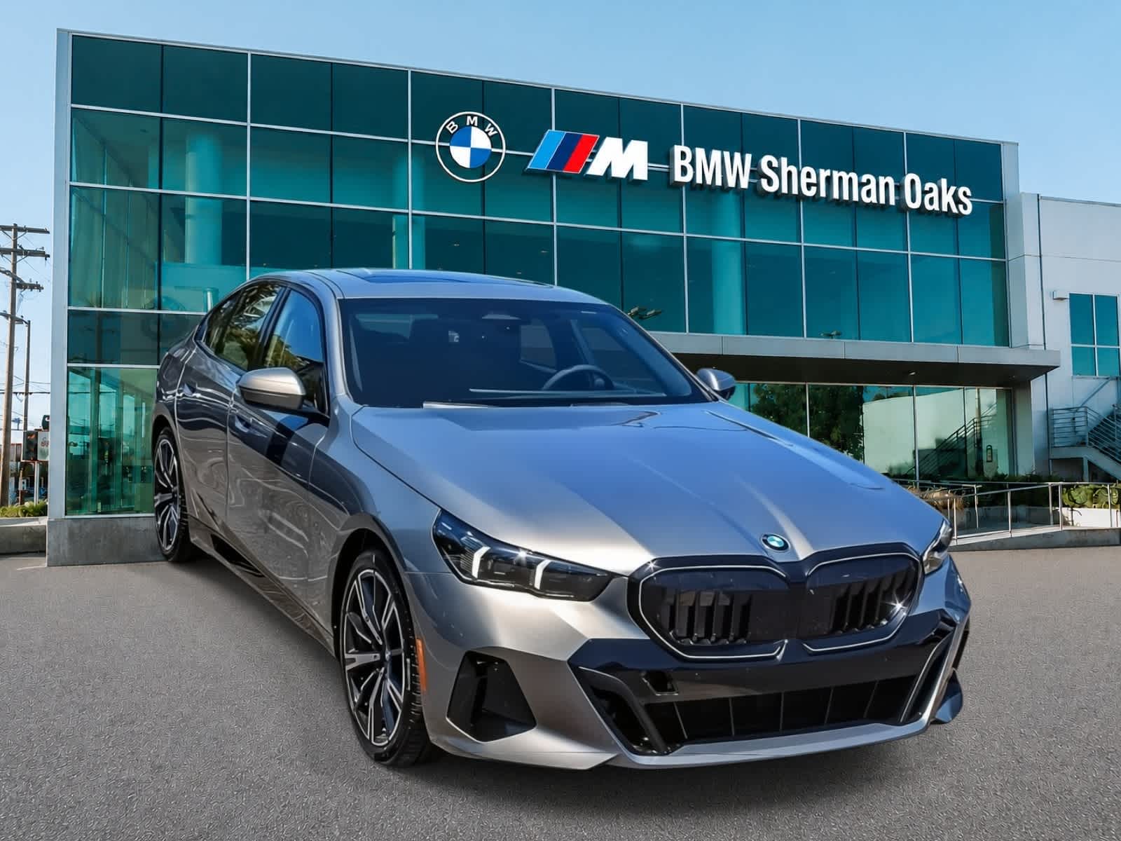 Thumbnail: 2027 BMW 5 Series - 3